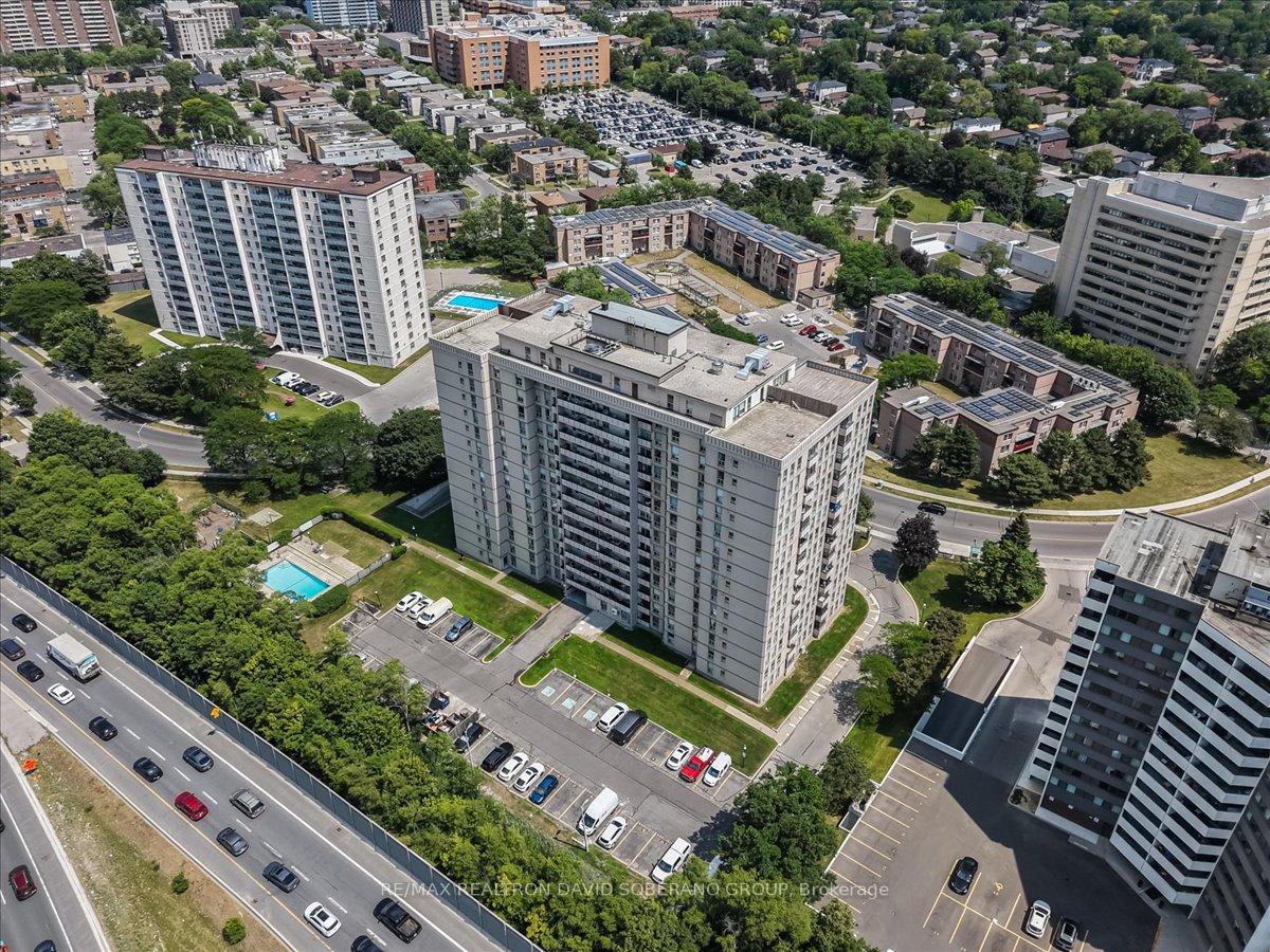 Photo 2 of Unit 601, 130 Neptune Drive, Toronto, Englemount-Lawrence — HOMEH