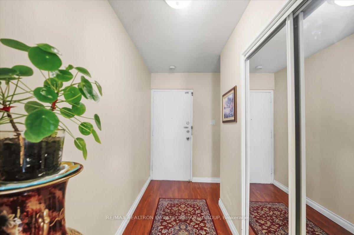 Photo 5 of Unit 601, 130 Neptune Drive, Toronto, Englemount-Lawrence — HOMEH