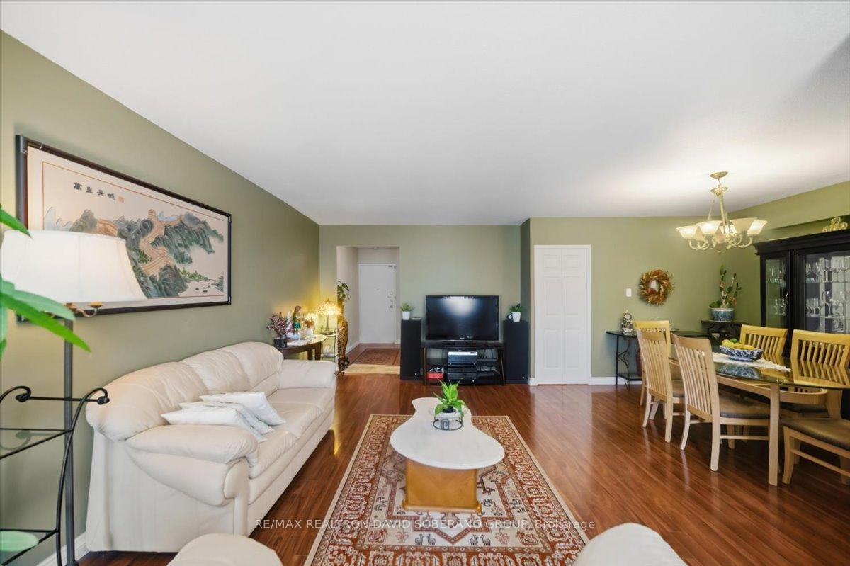 Photo 6 of Unit 601, 130 Neptune Drive, Toronto, Englemount-Lawrence — HOMEH