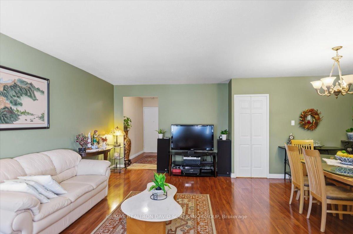 Photo 11 of Unit 601, 130 Neptune Drive, Toronto, Englemount-Lawrence — HOMEH