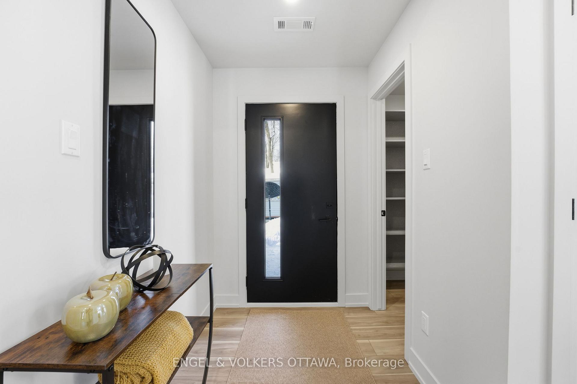 Photo 1 of 557 Bayview Drive, Ottawa, Constance Bay — HOMEH