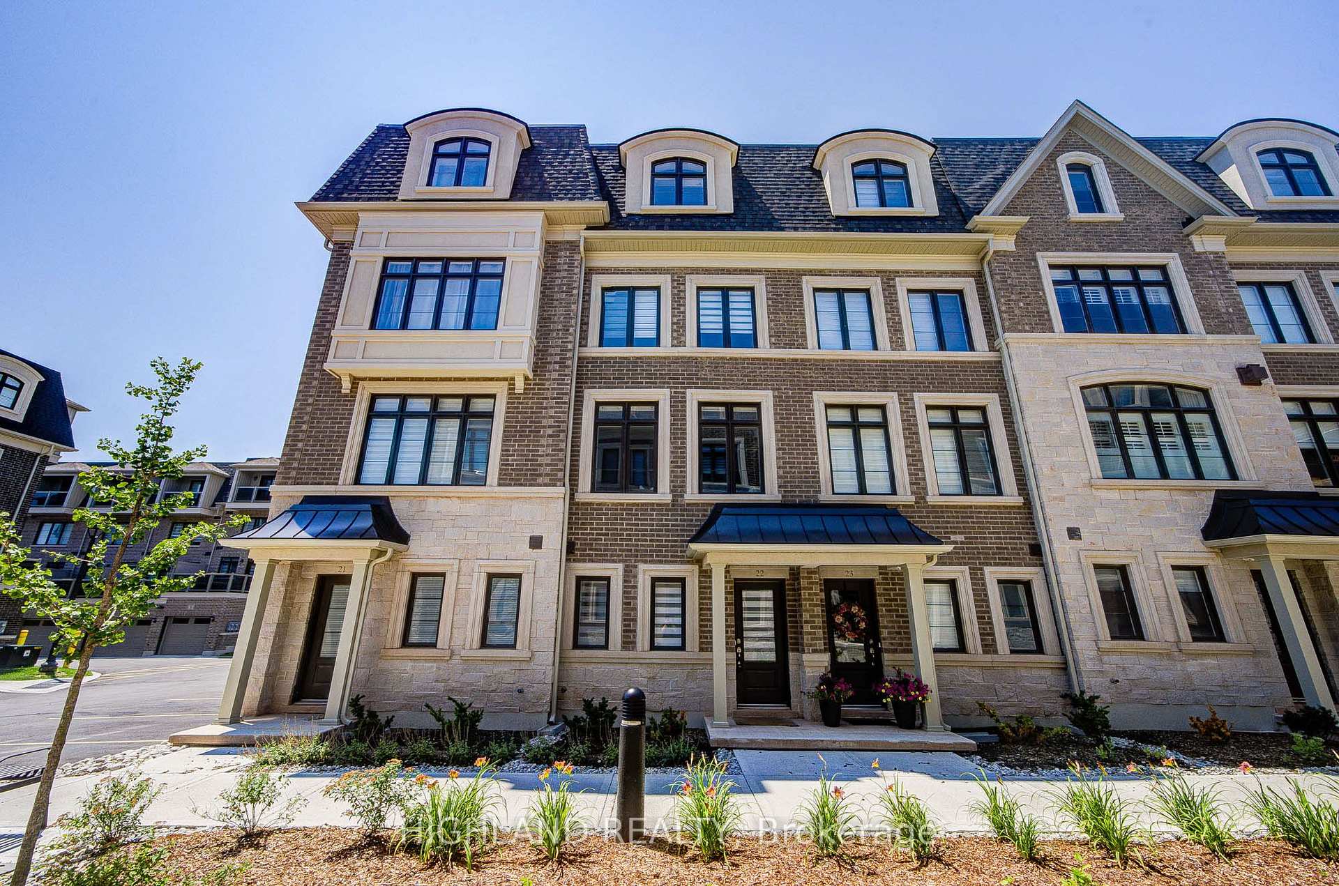 Photo 1 of Unit 22, 270 Melody Common, Oakville, River Oaks — HOMEH