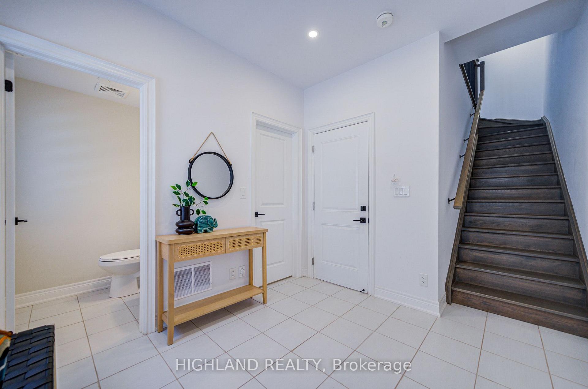 Photo 5 of Unit 22, 270 Melody Common, Oakville, River Oaks — HOMEH