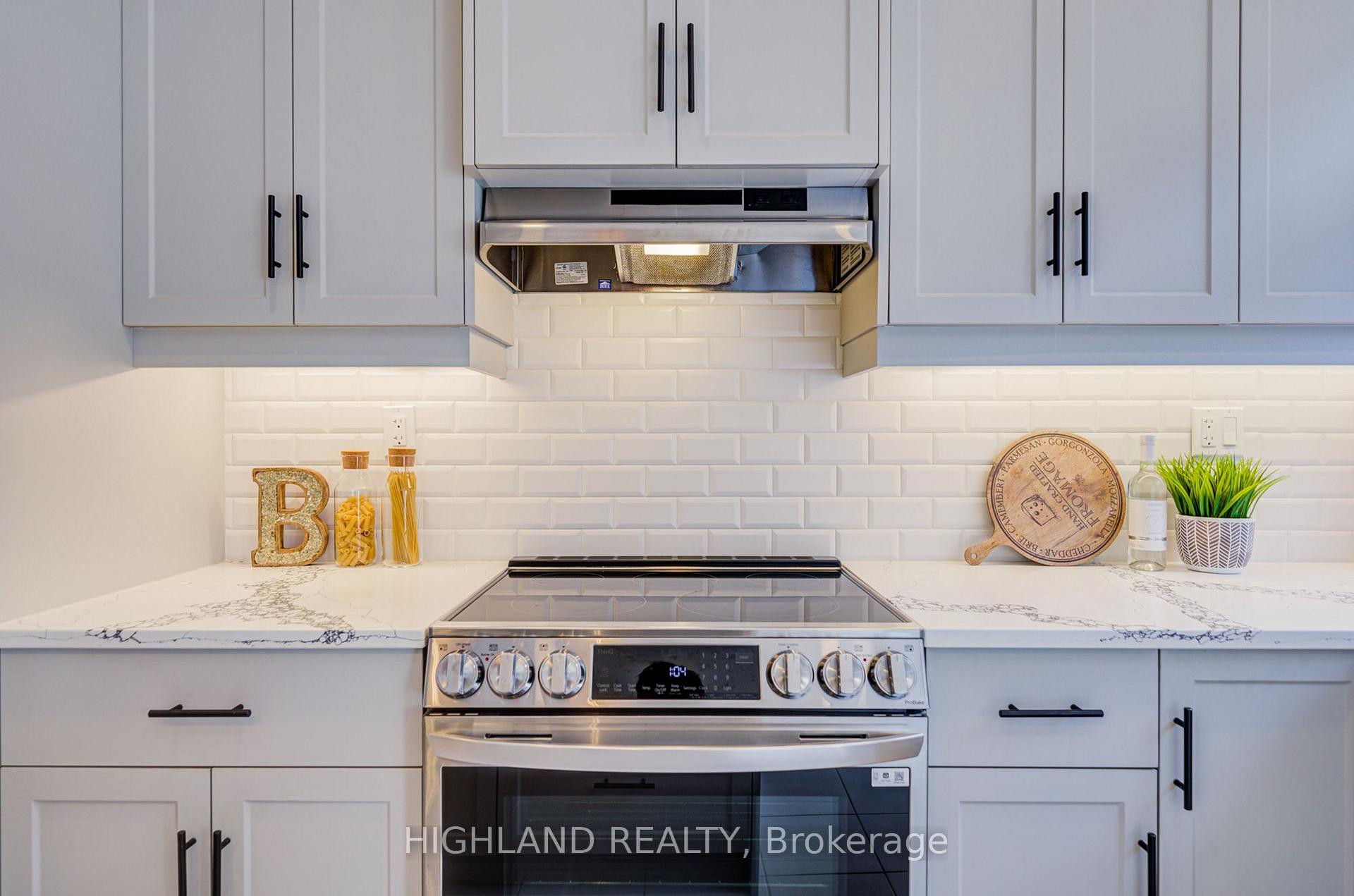 Photo 17 of Unit 22, 270 Melody Common, Oakville, River Oaks — HOMEH