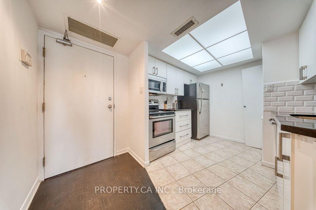 Photo 7 of Unit 2902, 1001 Bay Street, Toronto, Bay Street Corridor — HOMEH
