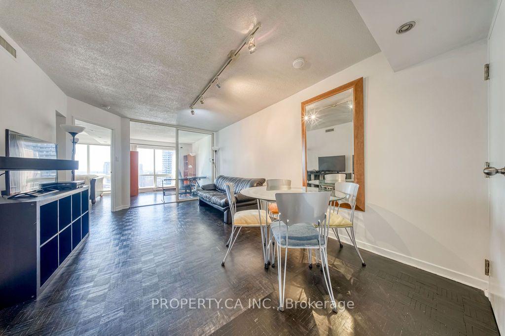 Photo 11 of Unit 2902, 1001 Bay Street, Toronto, Bay Street Corridor — HOMEH
