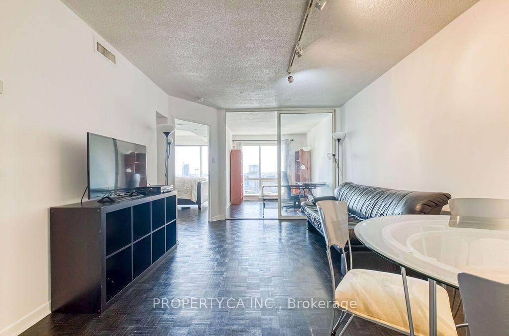 Photo 12 of Unit 2902, 1001 Bay Street, Toronto, Bay Street Corridor — HOMEH