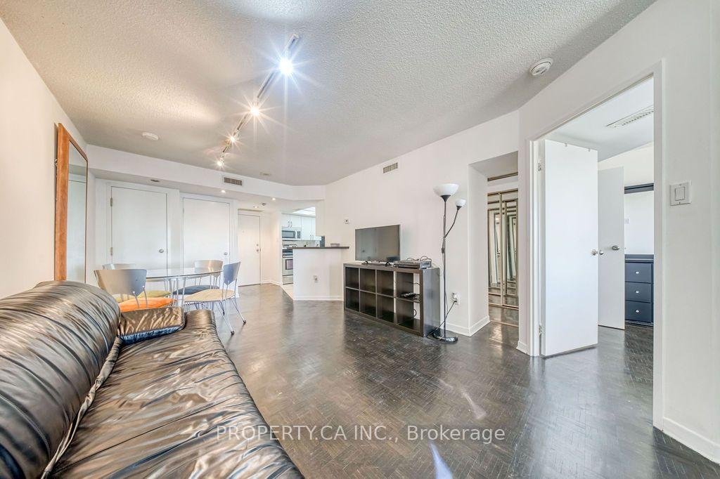 Photo 16 of Unit 2902, 1001 Bay Street, Toronto, Bay Street Corridor — HOMEH
