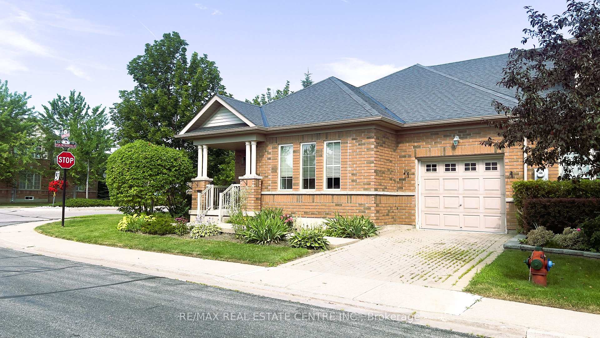 Photo 4 of 2 Alisma Trail, Brampton, Sandringham-Wellington — HOMEH