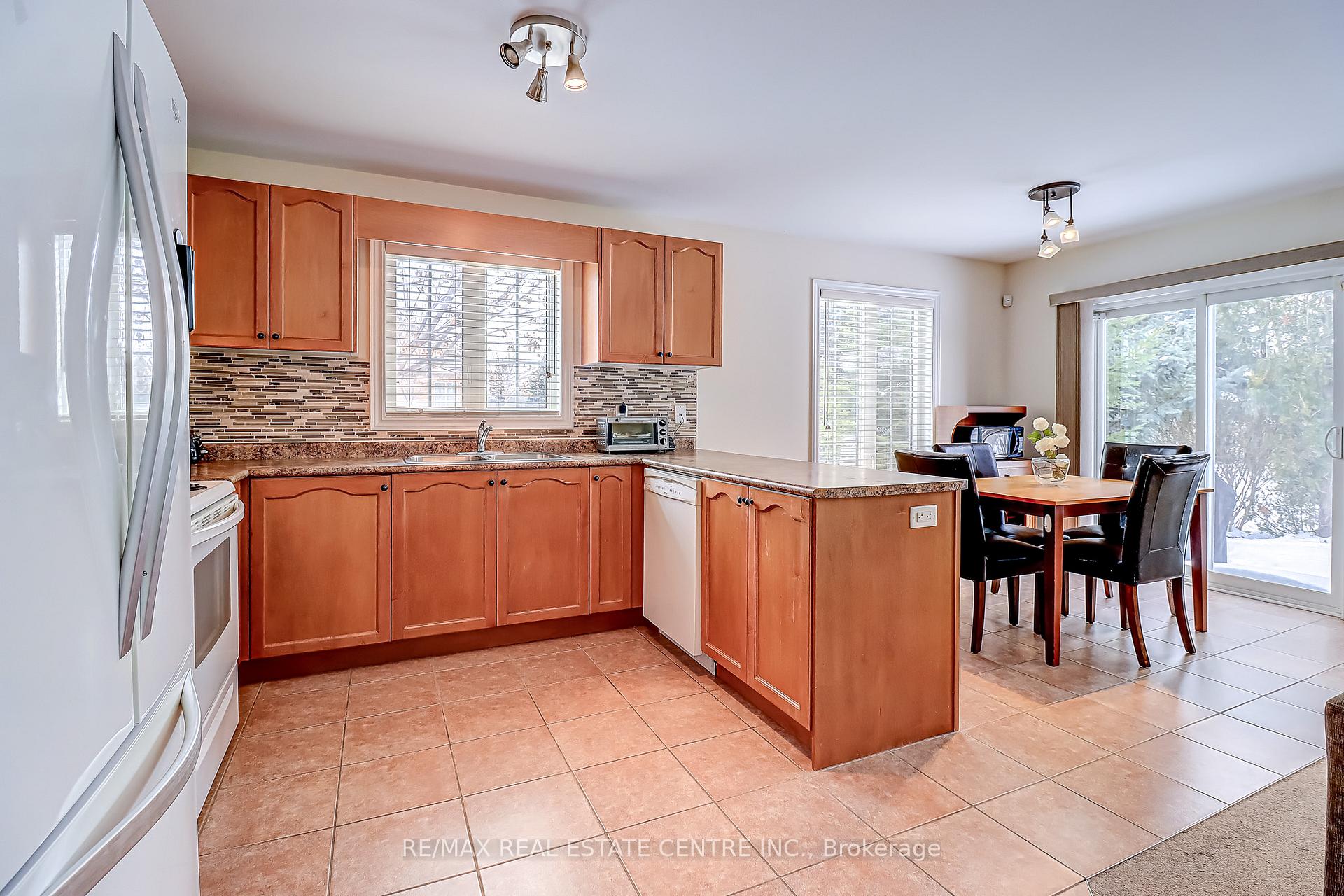 Photo 11 of 2 Alisma Trail, Brampton, Sandringham-Wellington — HOMEH