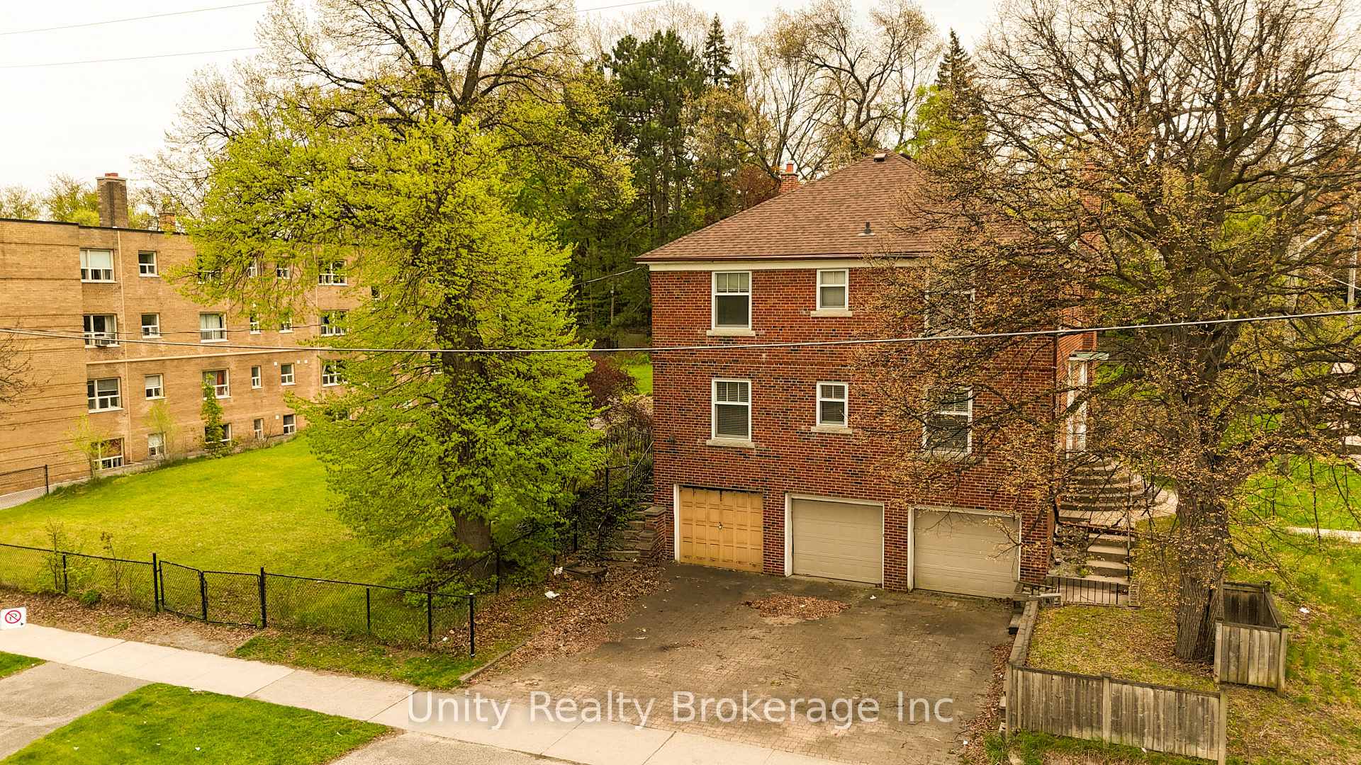 Photo 3 of 296 The Kingway, Etobicoke, Edenbridge-Humber Valley — HOMEH