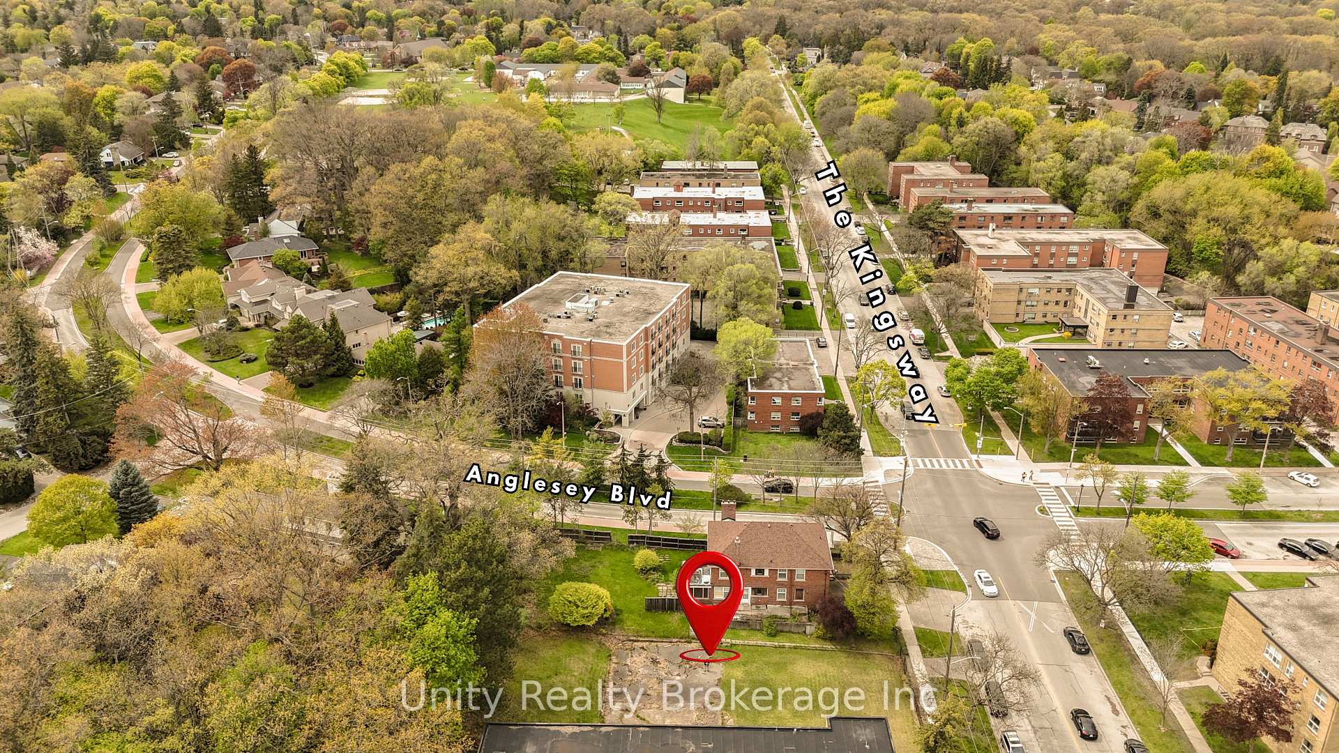 Photo 16 of 296 The Kingway, Etobicoke, Edenbridge-Humber Valley — HOMEH