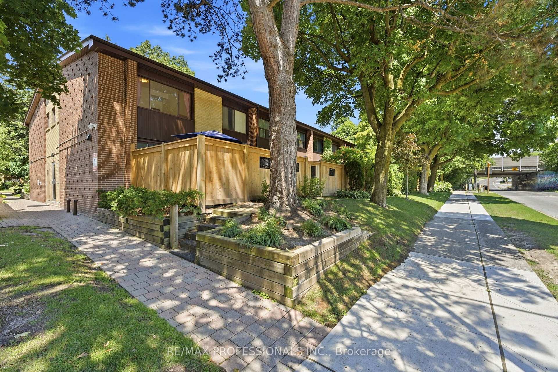 Photo 1 of Unit 12, 48 Three Valleys Drive, North York, Parkwoods-Donalda — HOMEH