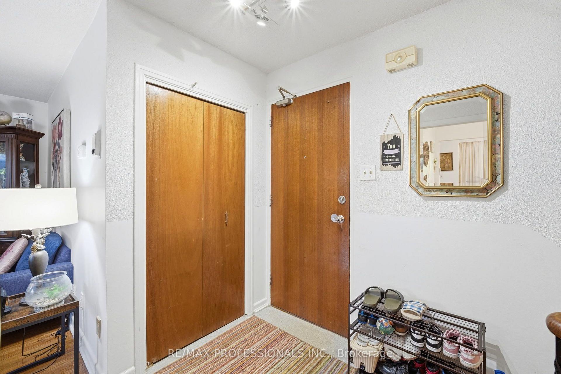 Photo 6 of Unit 12, 48 Three Valleys Drive, North York, Parkwoods-Donalda — HOMEH