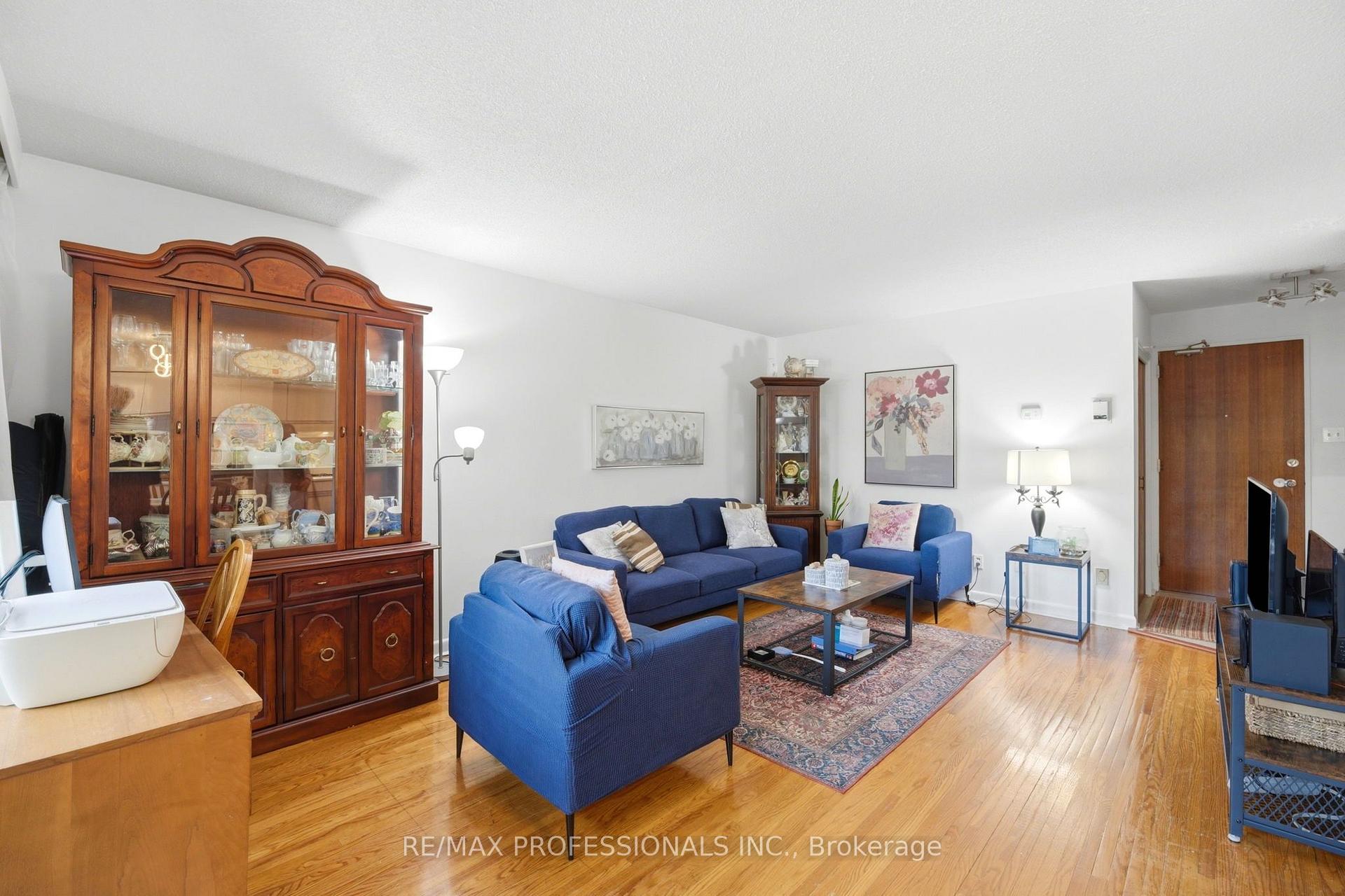 Photo 12 of Unit 12, 48 Three Valleys Drive, North York, Parkwoods-Donalda — HOMEH