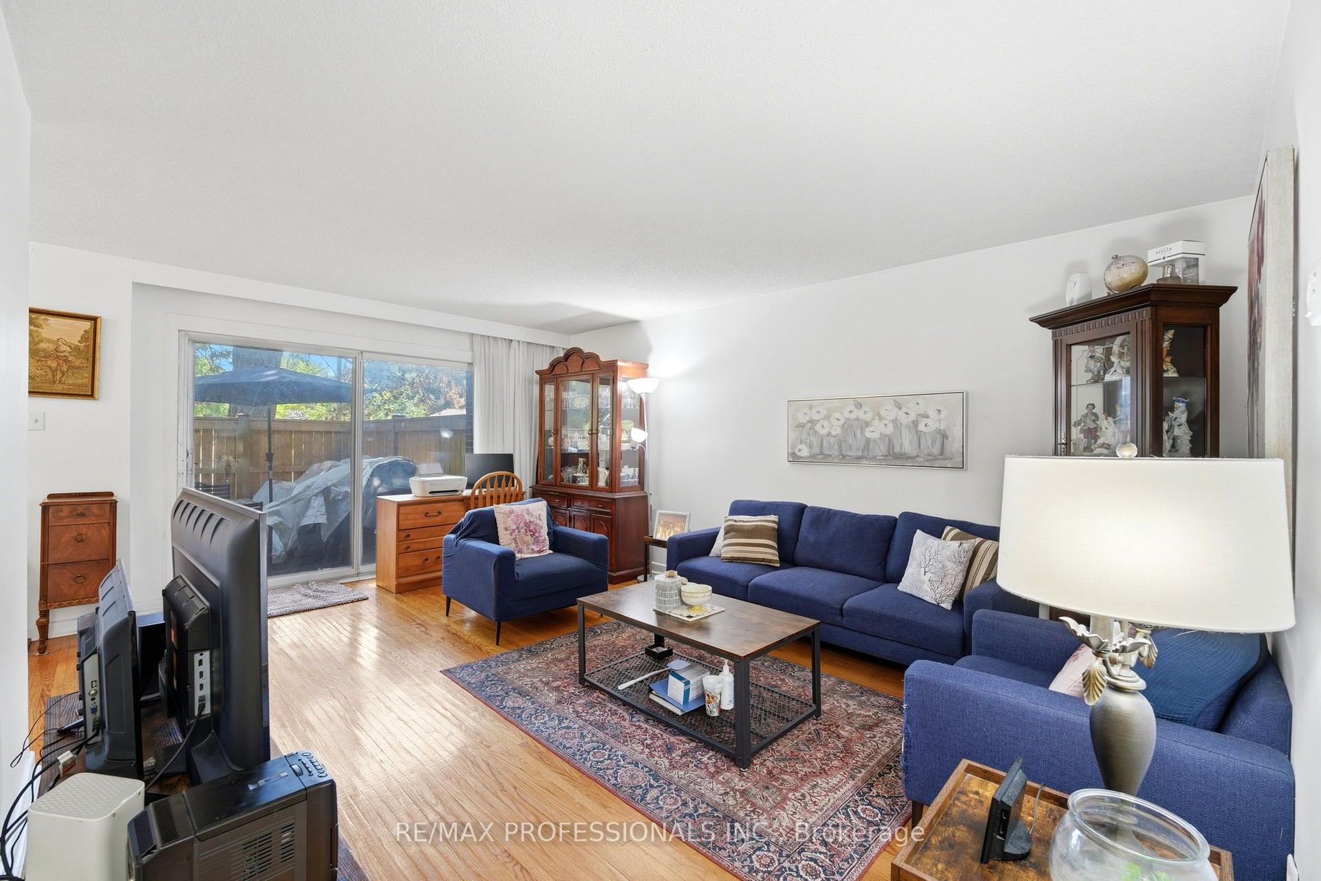 Photo 13 of Unit 12, 48 Three Valleys Drive, North York, Parkwoods-Donalda — HOMEH