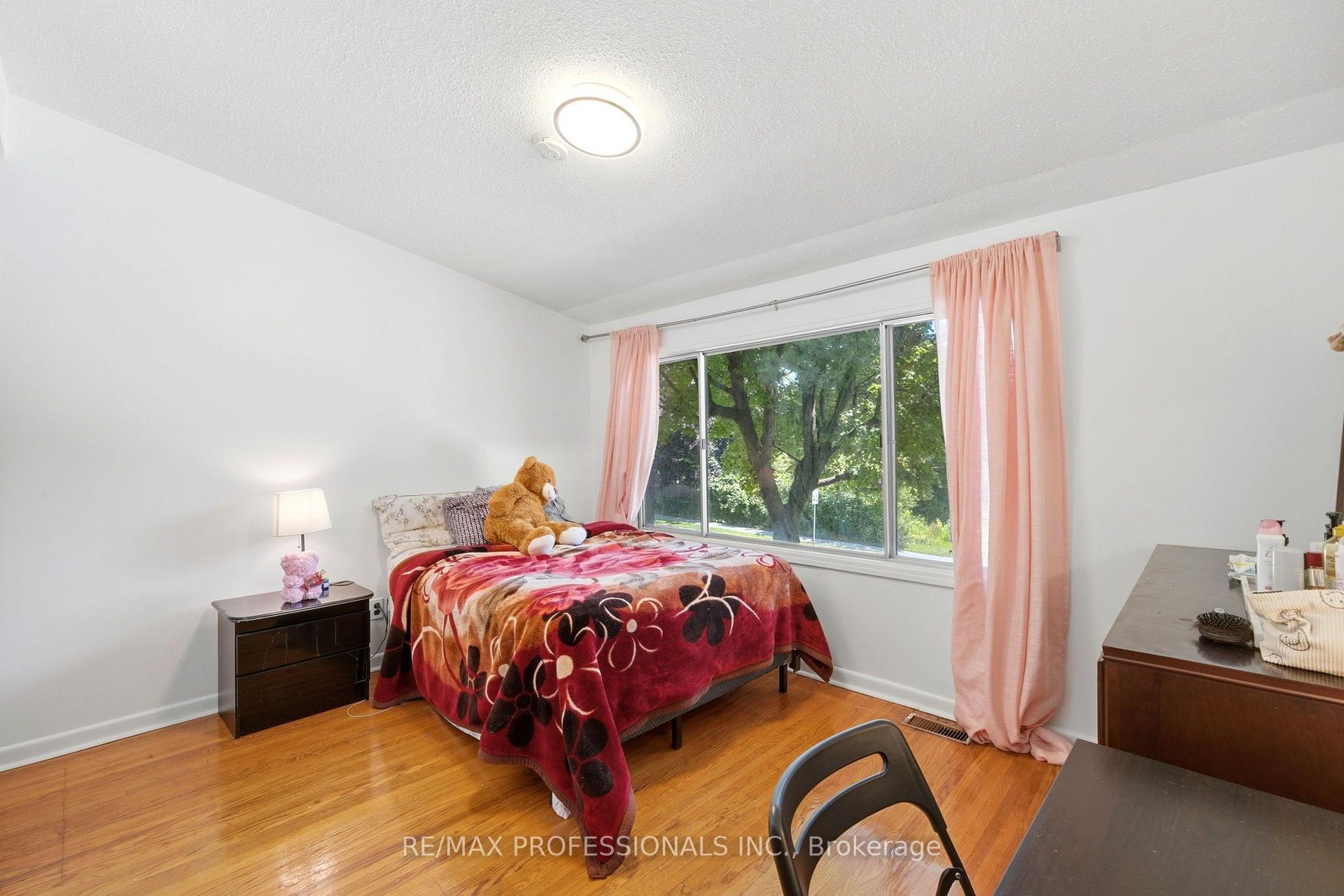 Photo 18 of Unit 12, 48 Three Valleys Drive, North York, Parkwoods-Donalda — HOMEH