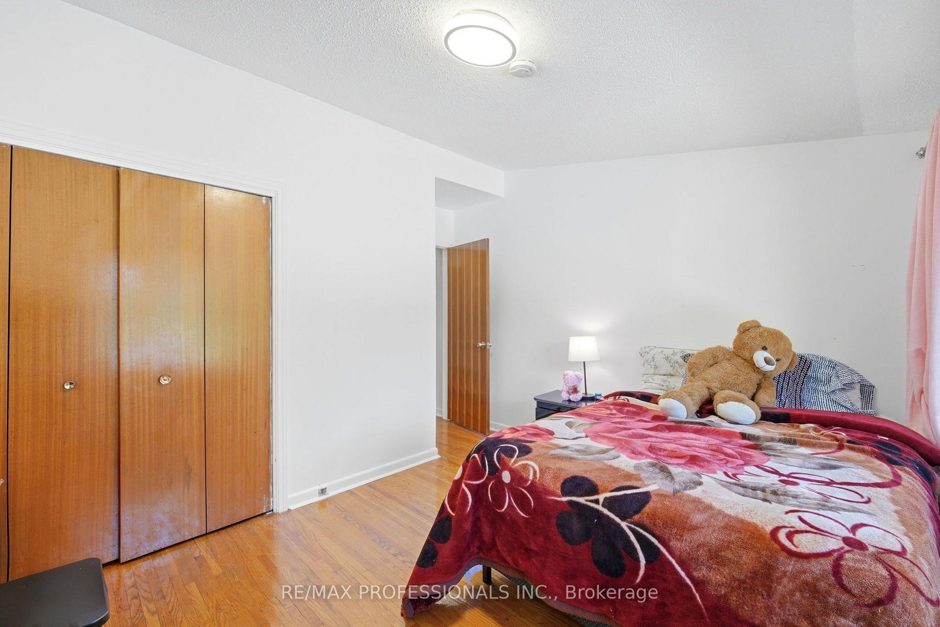 Photo 19 of Unit 12, 48 Three Valleys Drive, North York, Parkwoods-Donalda — HOMEH