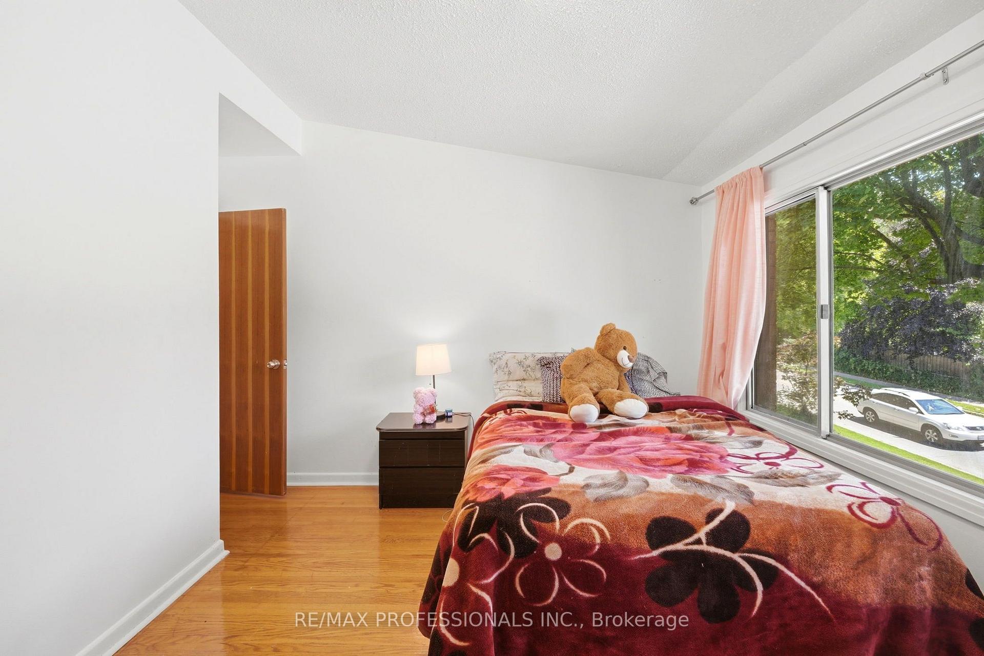 Photo 20 of Unit 12, 48 Three Valleys Drive, North York, Parkwoods-Donalda — HOMEH
