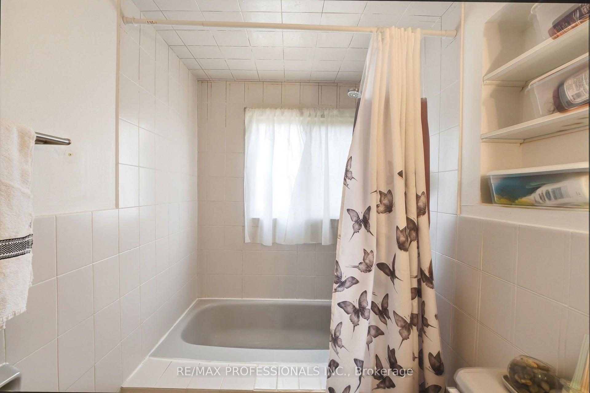 Photo 30 of Unit 12, 48 Three Valleys Drive, North York, Parkwoods-Donalda — HOMEH