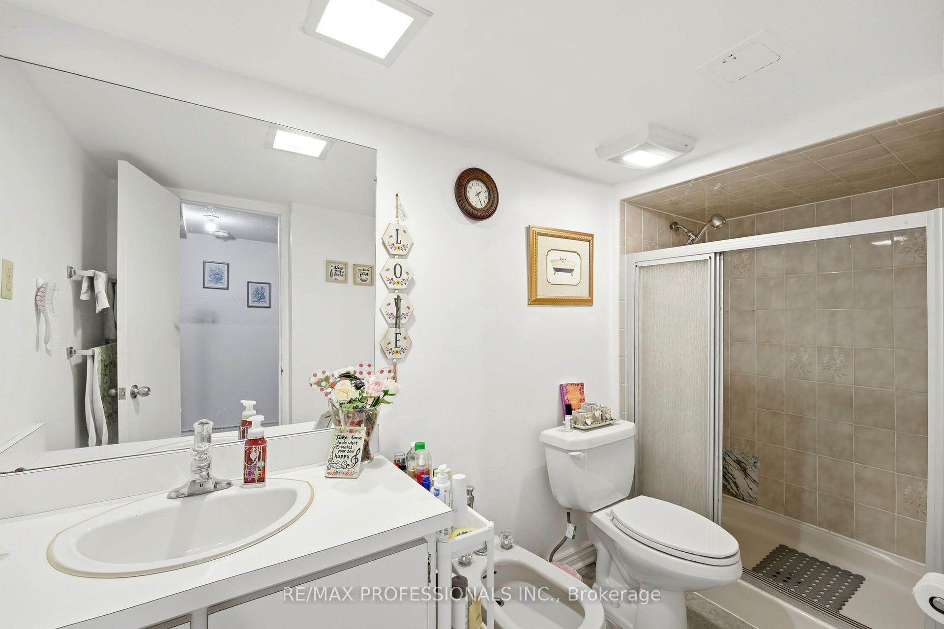 Photo 37 of Unit 12, 48 Three Valleys Drive, North York, Parkwoods-Donalda — HOMEH
