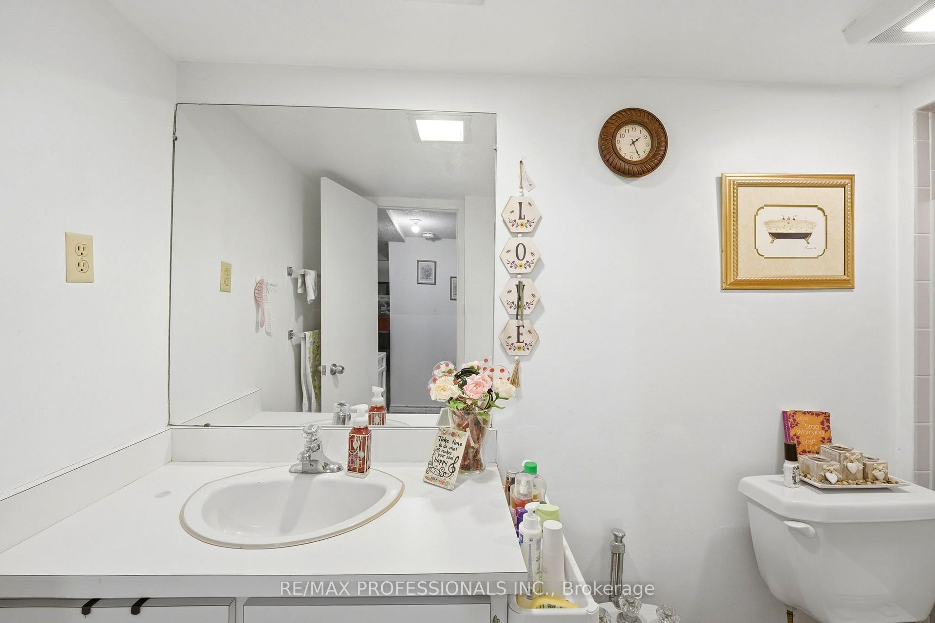Photo 38 of Unit 12, 48 Three Valleys Drive, North York, Parkwoods-Donalda — HOMEH
