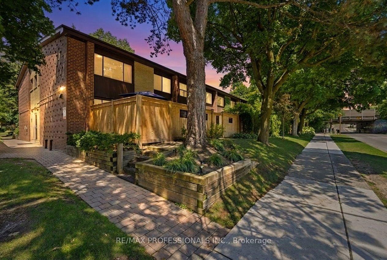 Photo 42 of Unit 12, 48 Three Valleys Drive, North York, Parkwoods-Donalda — HOMEH