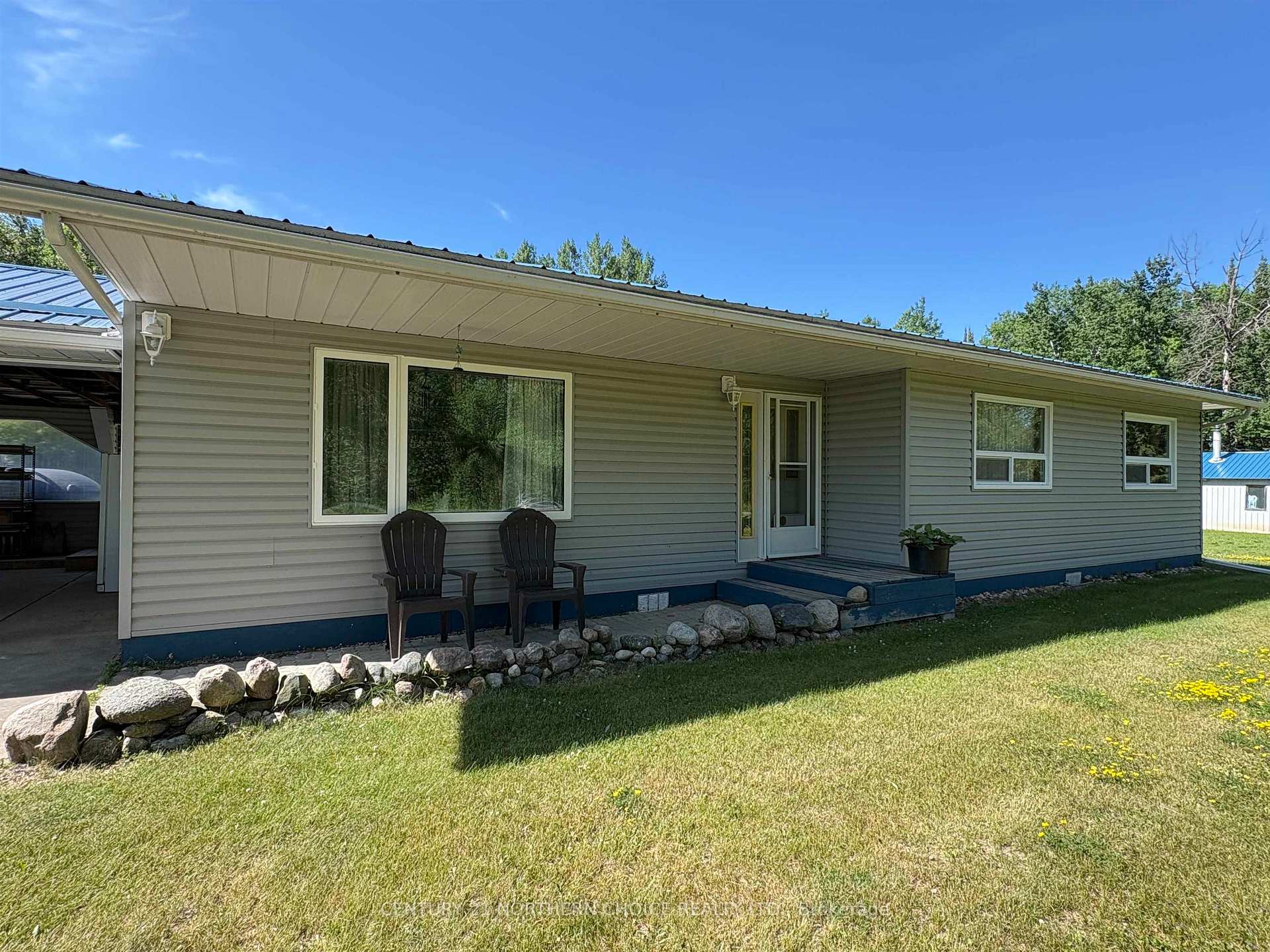 Photo 3 of 993 Fisher Road, Emo — HOMEH