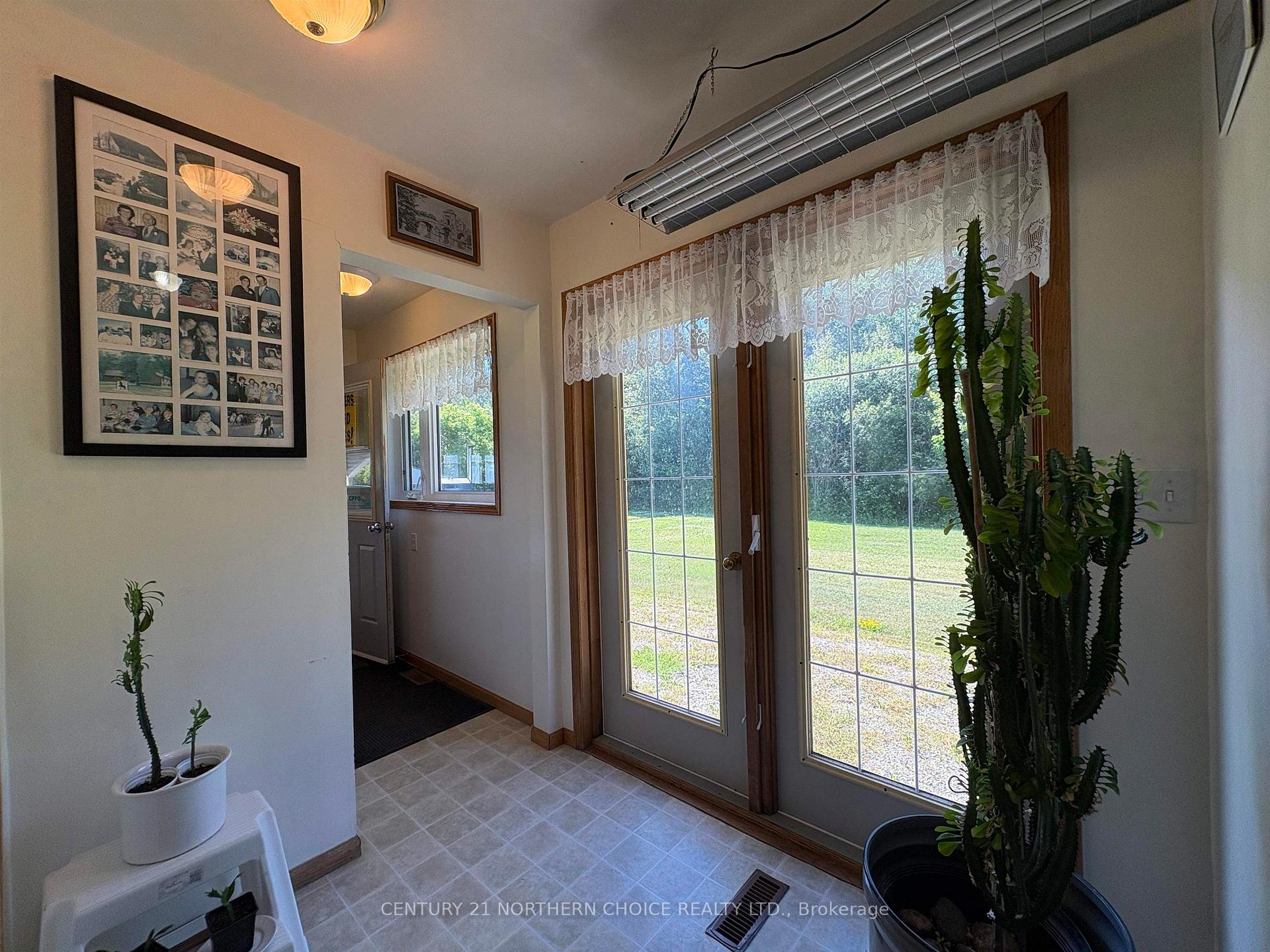 Photo 5 of 993 Fisher Road, Emo — HOMEH