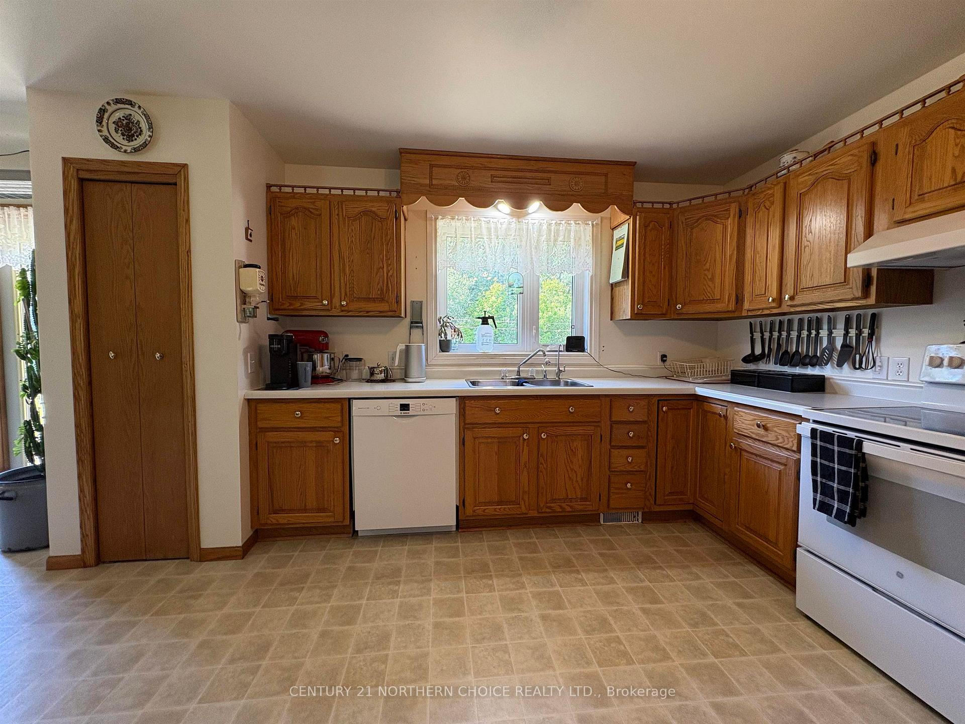 Photo 9 of 993 Fisher Road, Emo — HOMEH
