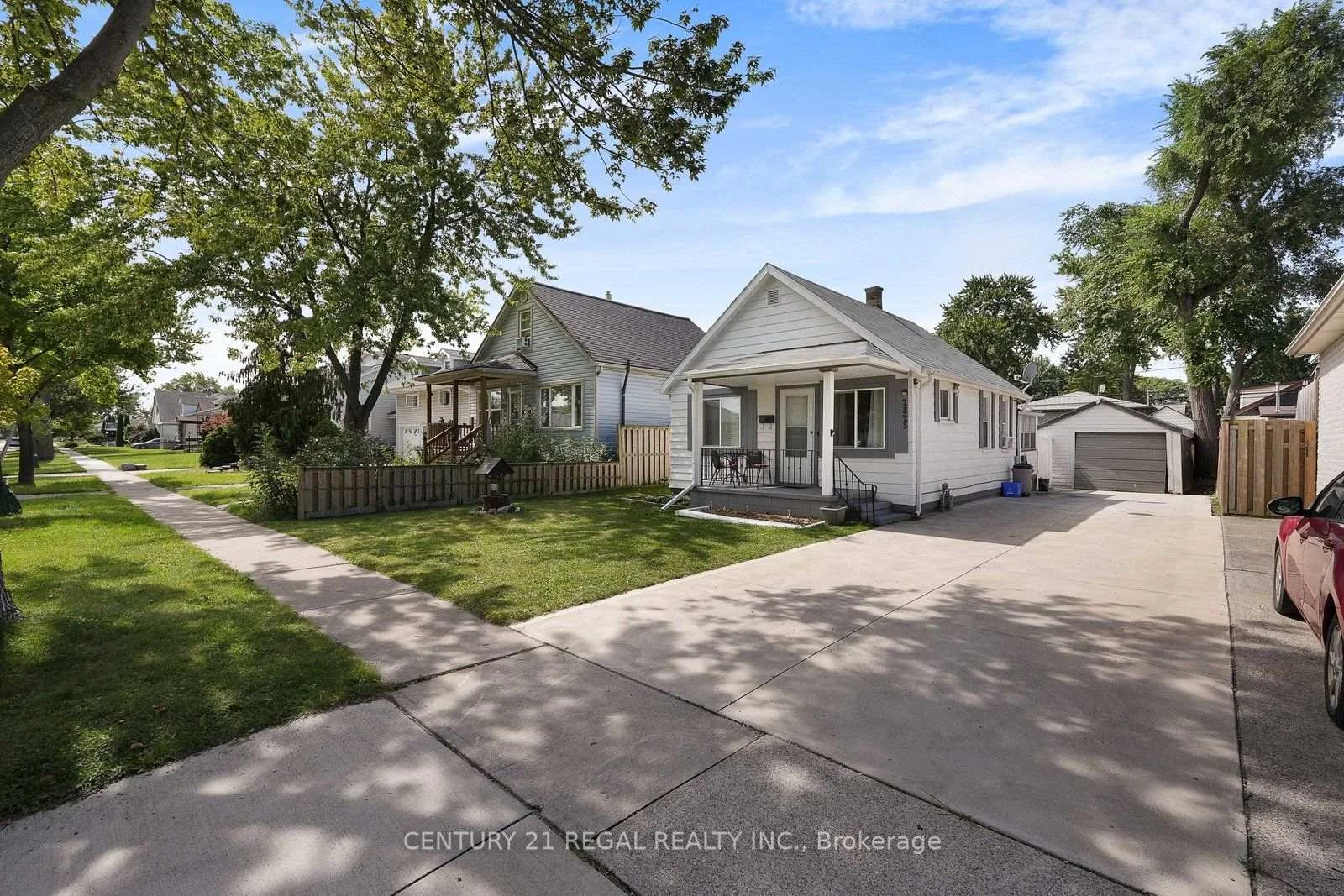 Photo 3 of 2325 Chandler Road, Windsor, Fontainbleu — HOMEH