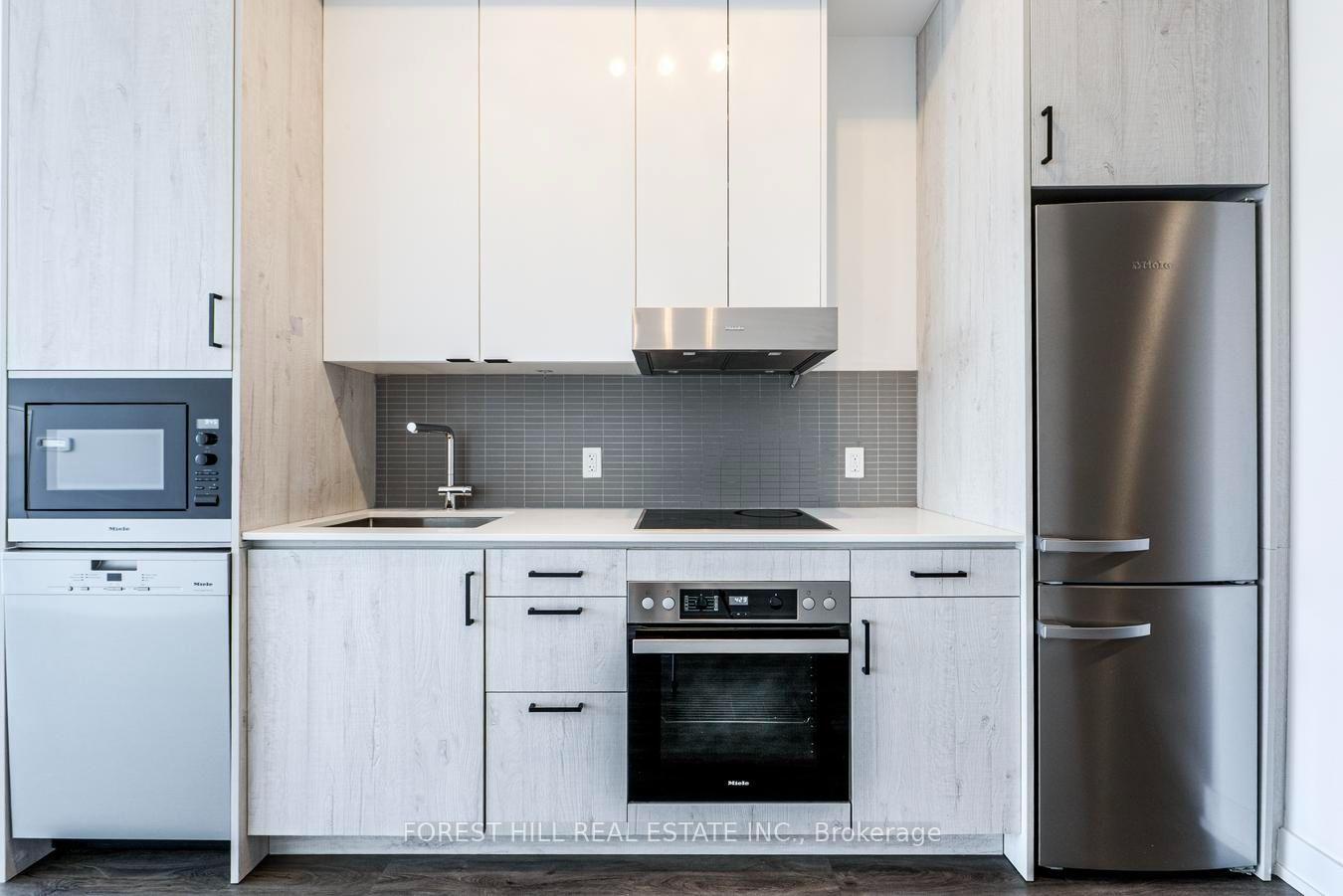 Photo 8 of Unit 1805, 11 Lillian Street, Toronto, Mount Pleasant West — HOMEH