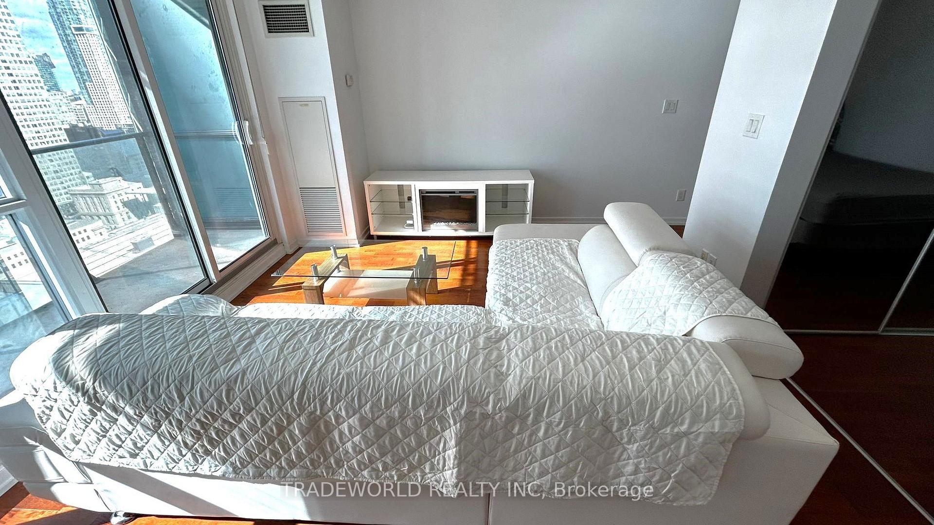 Photo 5 of Unit 2607, 65 Bremner Boulevard, Toronto, Waterfront Communities — HOMEH