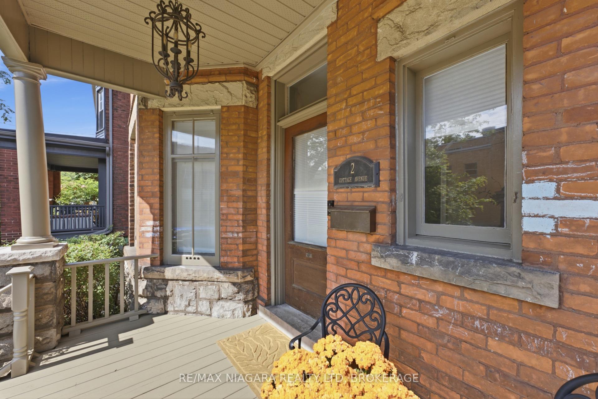 Photo 3 of 2 Cottage Avenue, Hamilton, Kirkendall — HOMEH