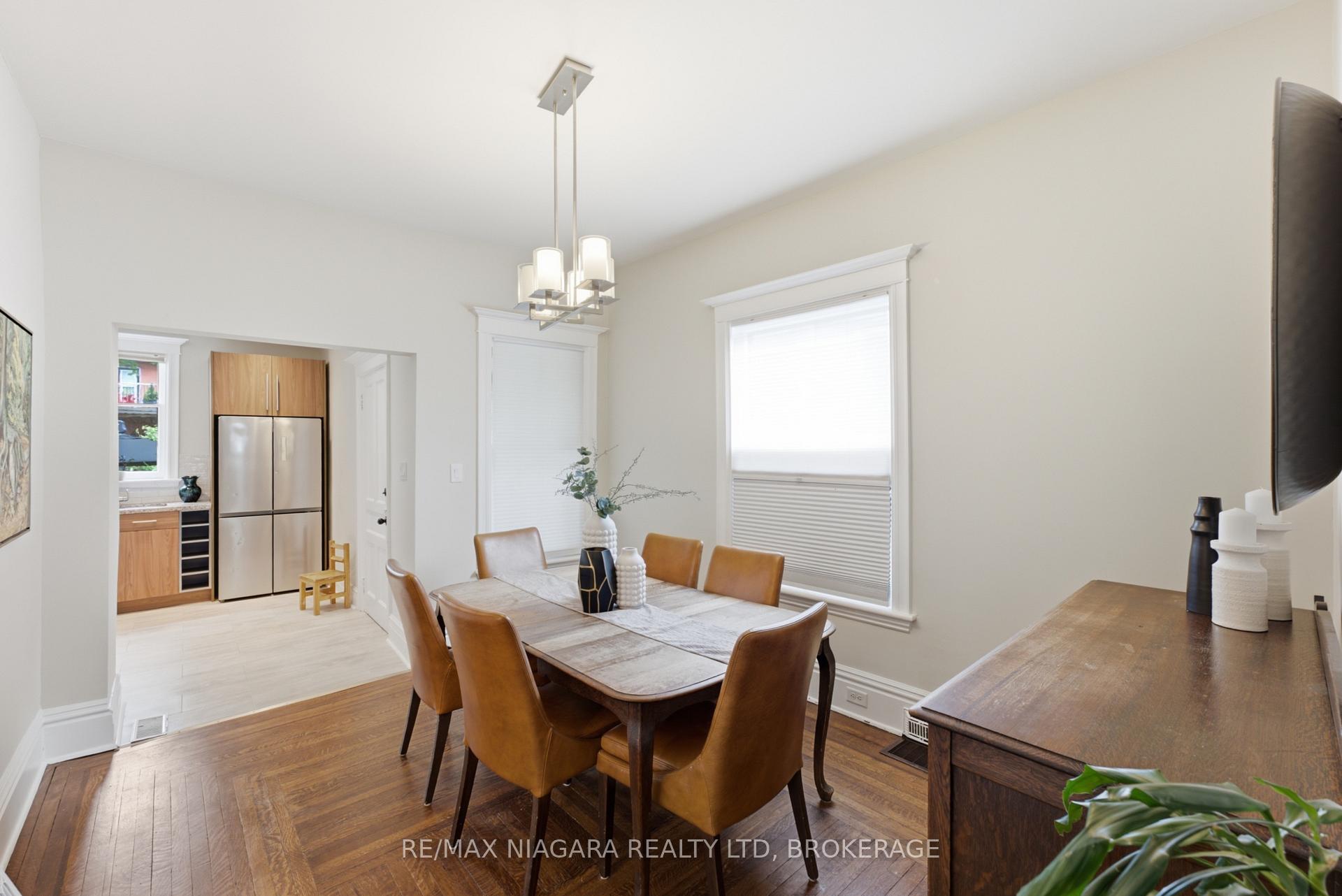 Photo 10 of 2 Cottage Avenue, Hamilton, Kirkendall — HOMEH