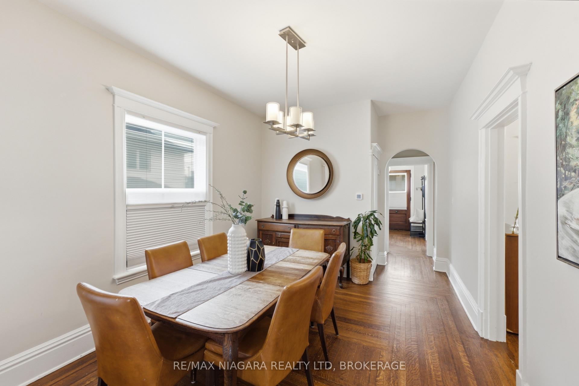 Photo 11 of 2 Cottage Avenue, Hamilton, Kirkendall — HOMEH