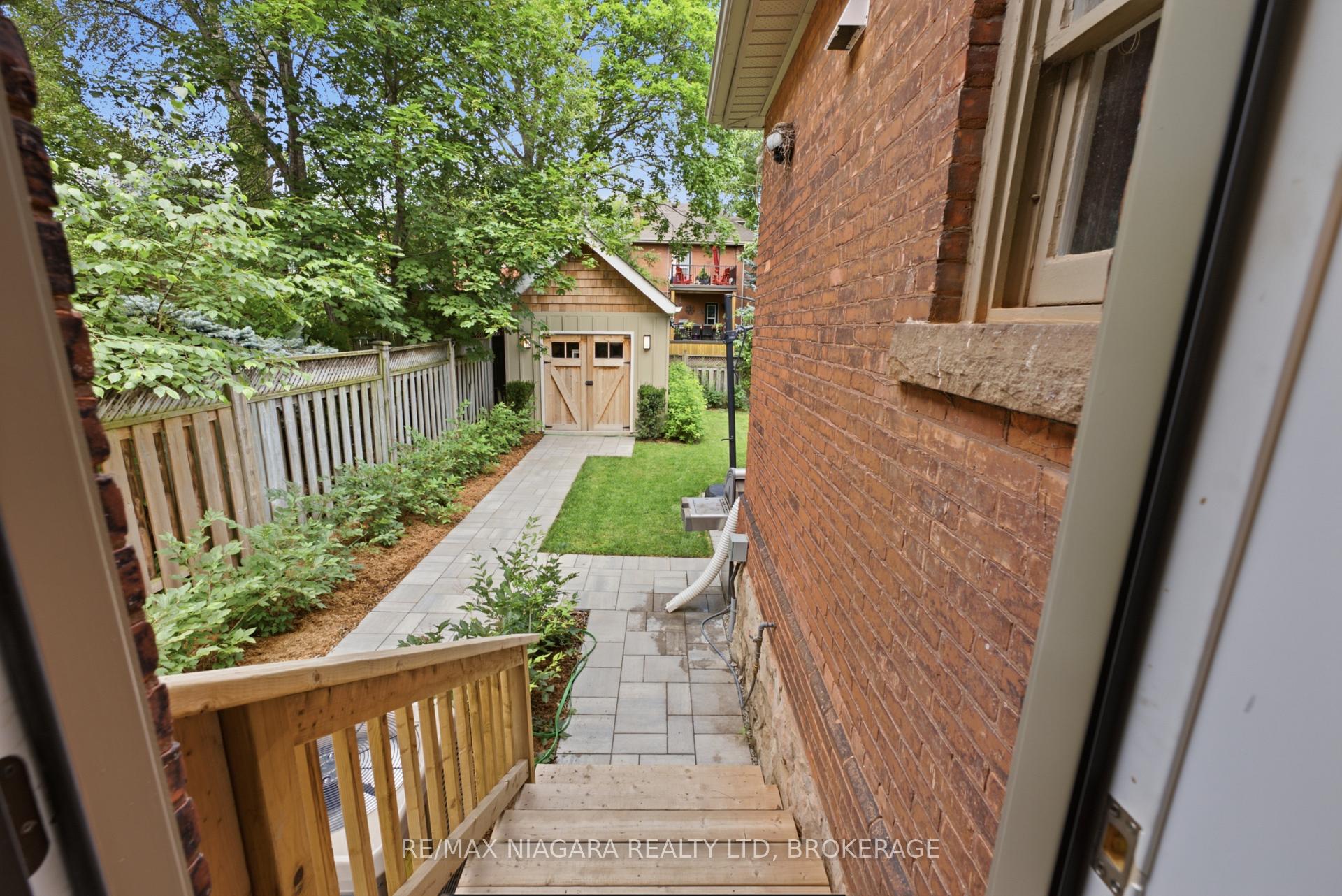 Photo 14 of 2 Cottage Avenue, Hamilton, Kirkendall — HOMEH