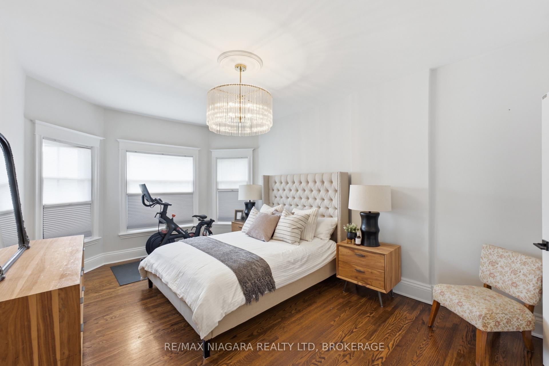 Photo 17 of 2 Cottage Avenue, Hamilton, Kirkendall — HOMEH