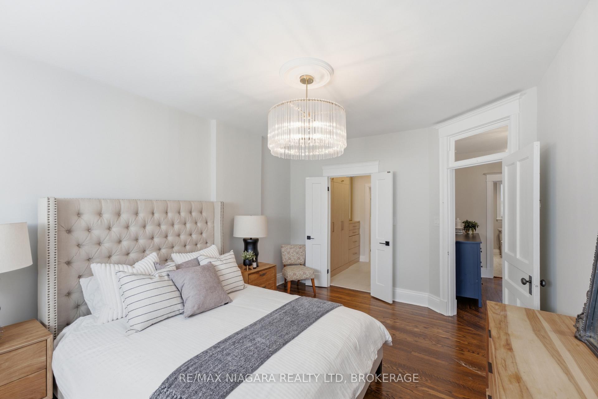 Photo 18 of 2 Cottage Avenue, Hamilton, Kirkendall — HOMEH