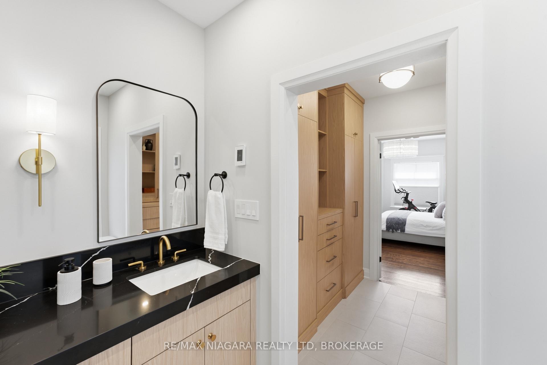 Photo 22 of 2 Cottage Avenue, Hamilton, Kirkendall — HOMEH