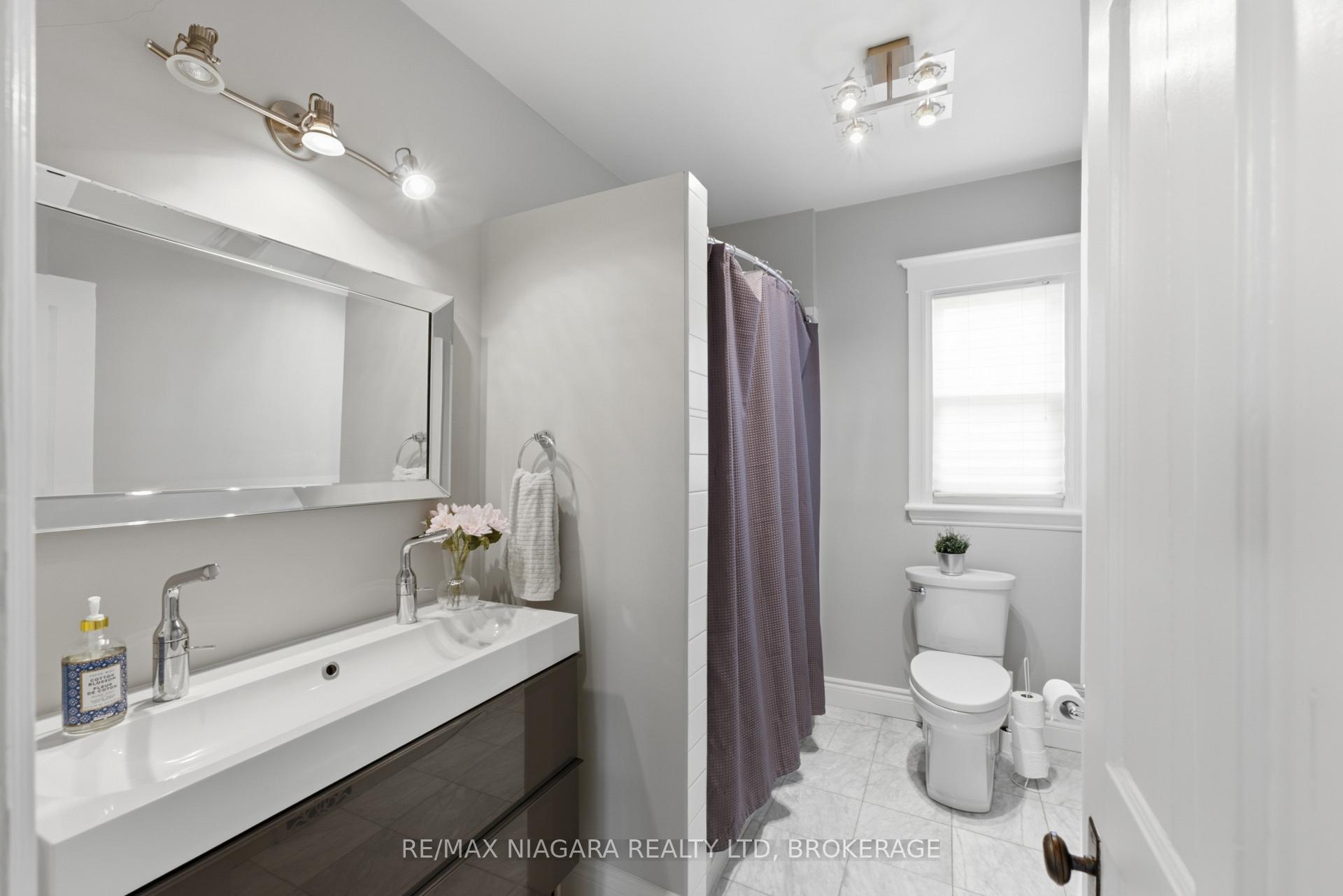 Photo 23 of 2 Cottage Avenue, Hamilton, Kirkendall — HOMEH