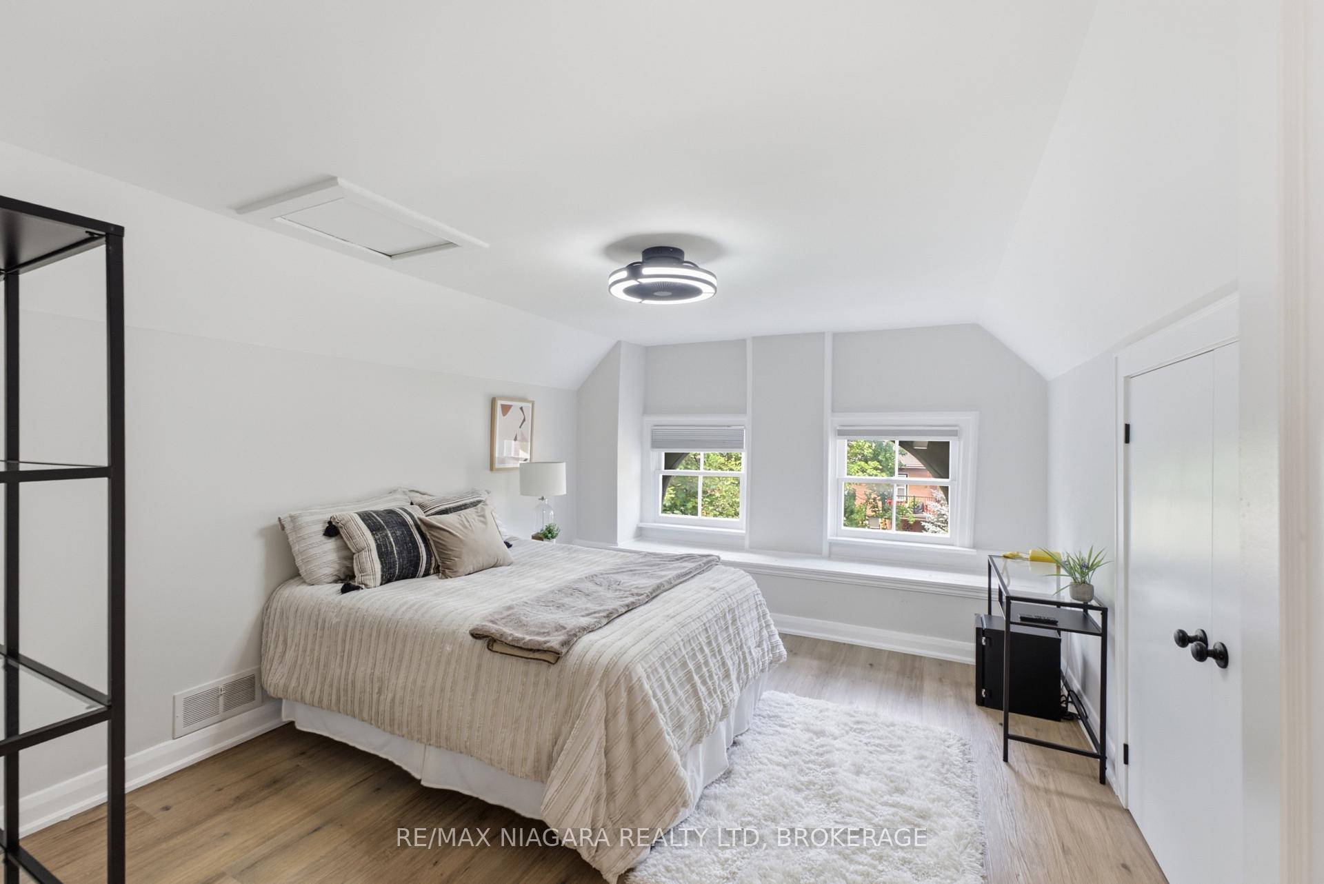 Photo 26 of 2 Cottage Avenue, Hamilton, Kirkendall — HOMEH