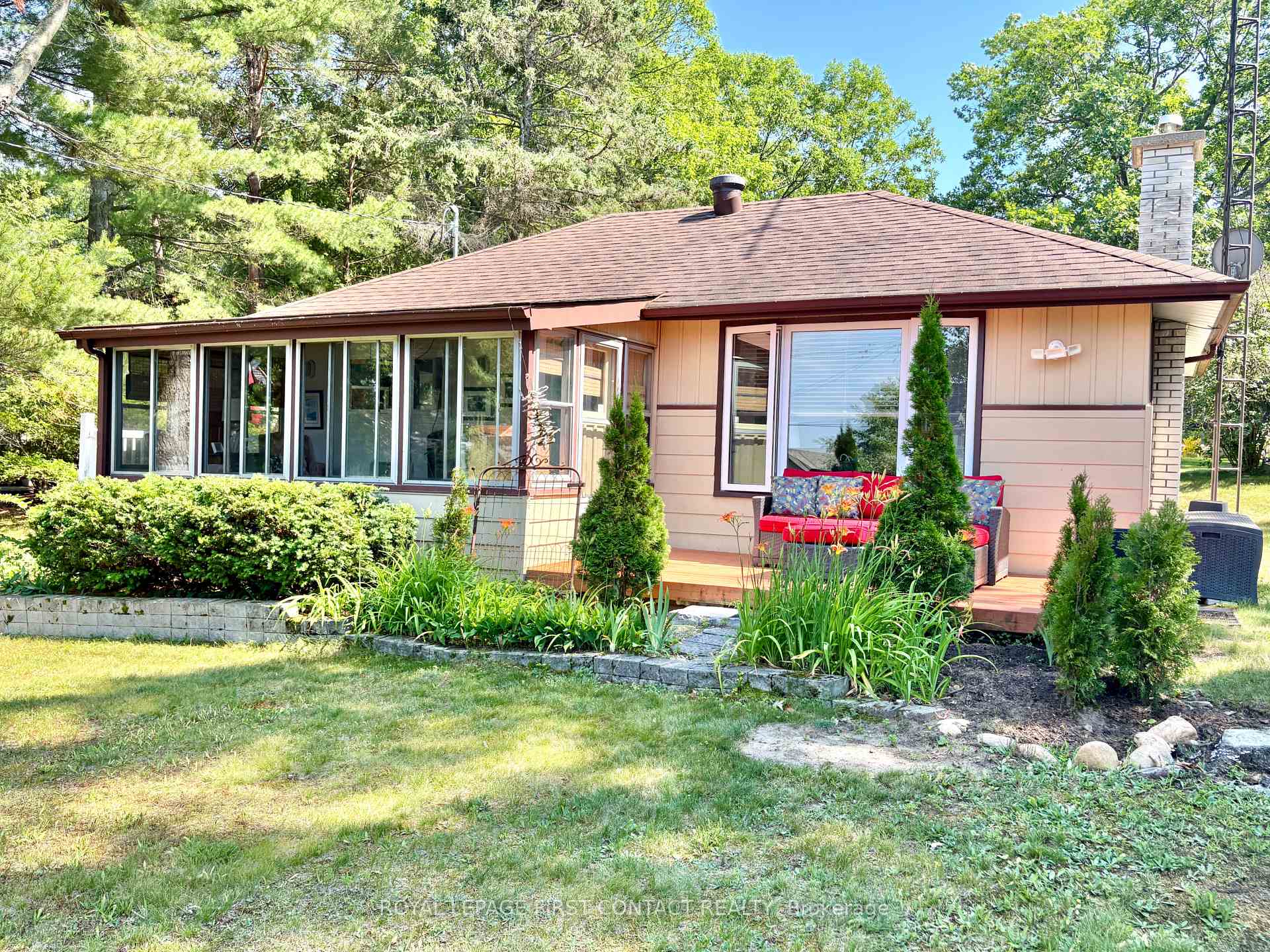 Photo 3 of 1987 Champlain Road, Tiny, Rural Tiny — HOMEH
