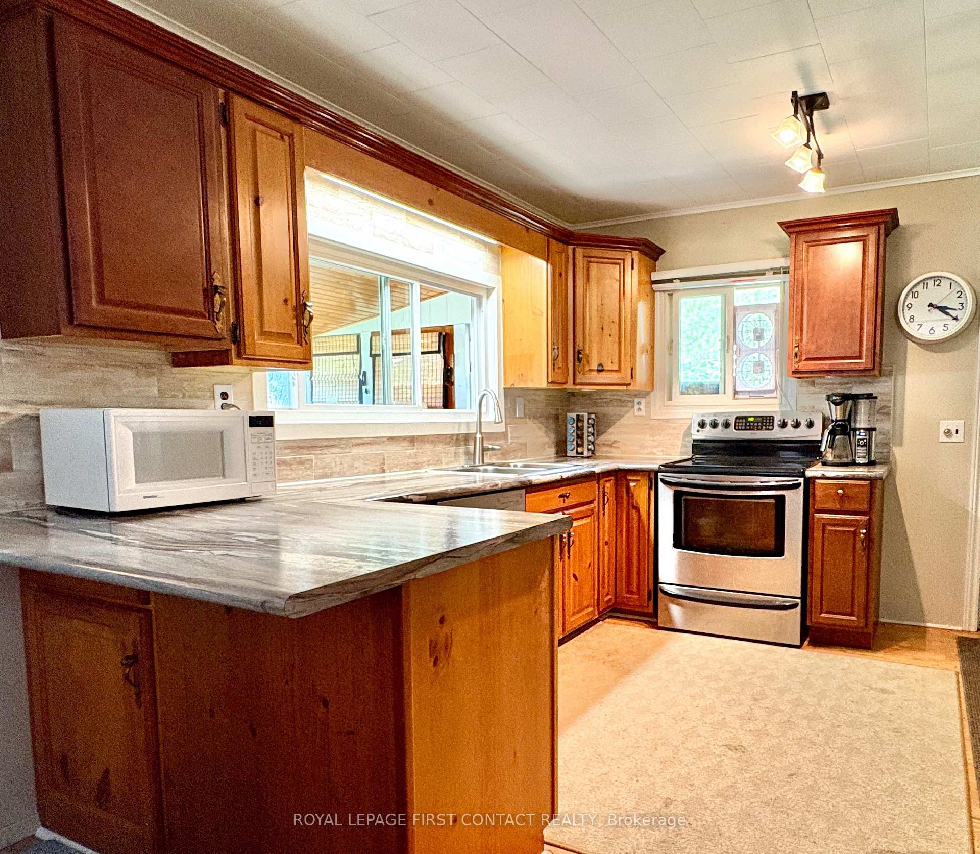 Photo 17 of 1987 Champlain Road, Tiny, Rural Tiny — HOMEH