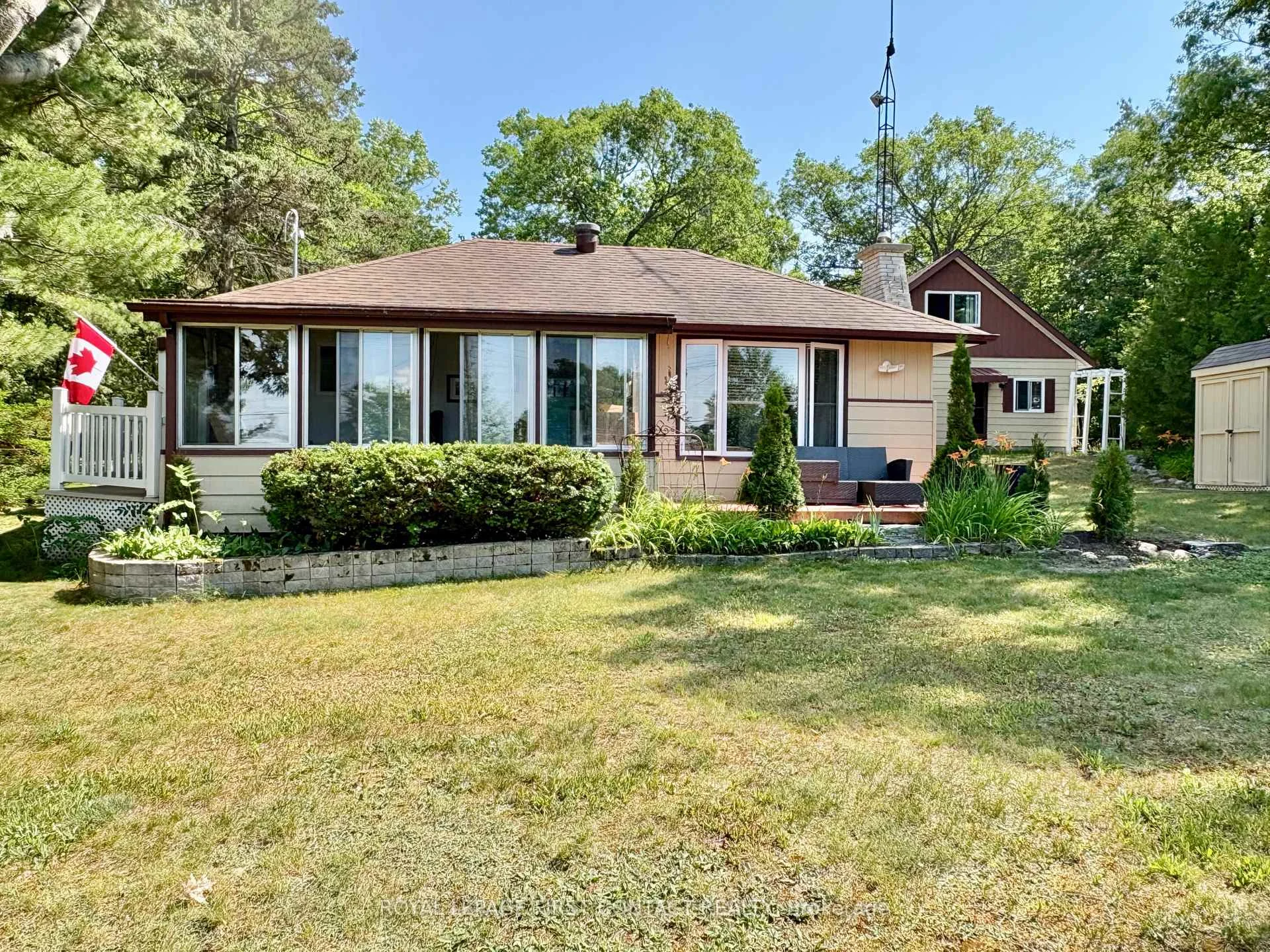 Photo 2 of 1987 Champlain Road, Tiny, Rural Tiny — HOMEH
