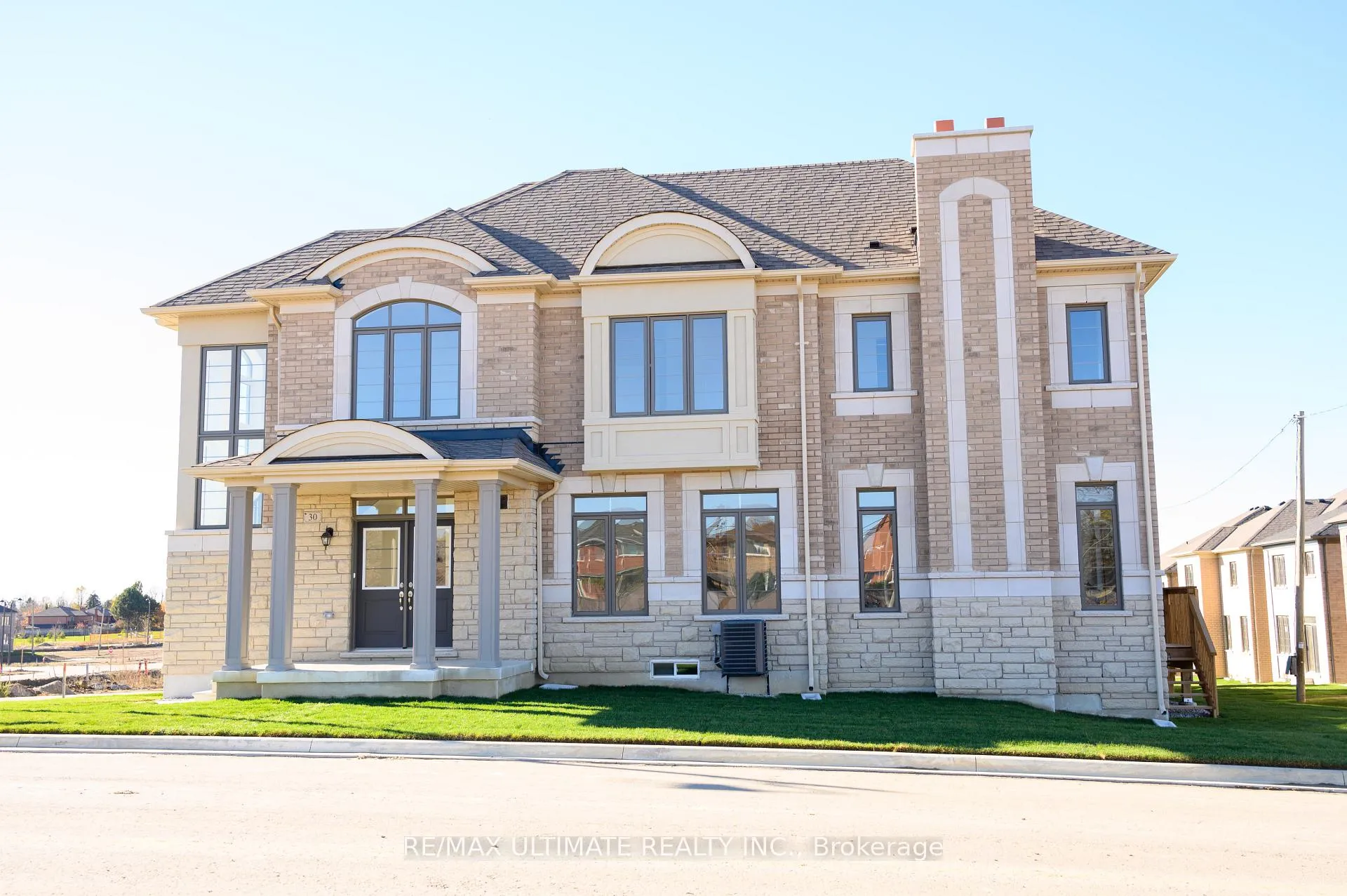 Photo 1 of 30 Sapwood Crescent, Brampton, Snelgrove — HOMEH