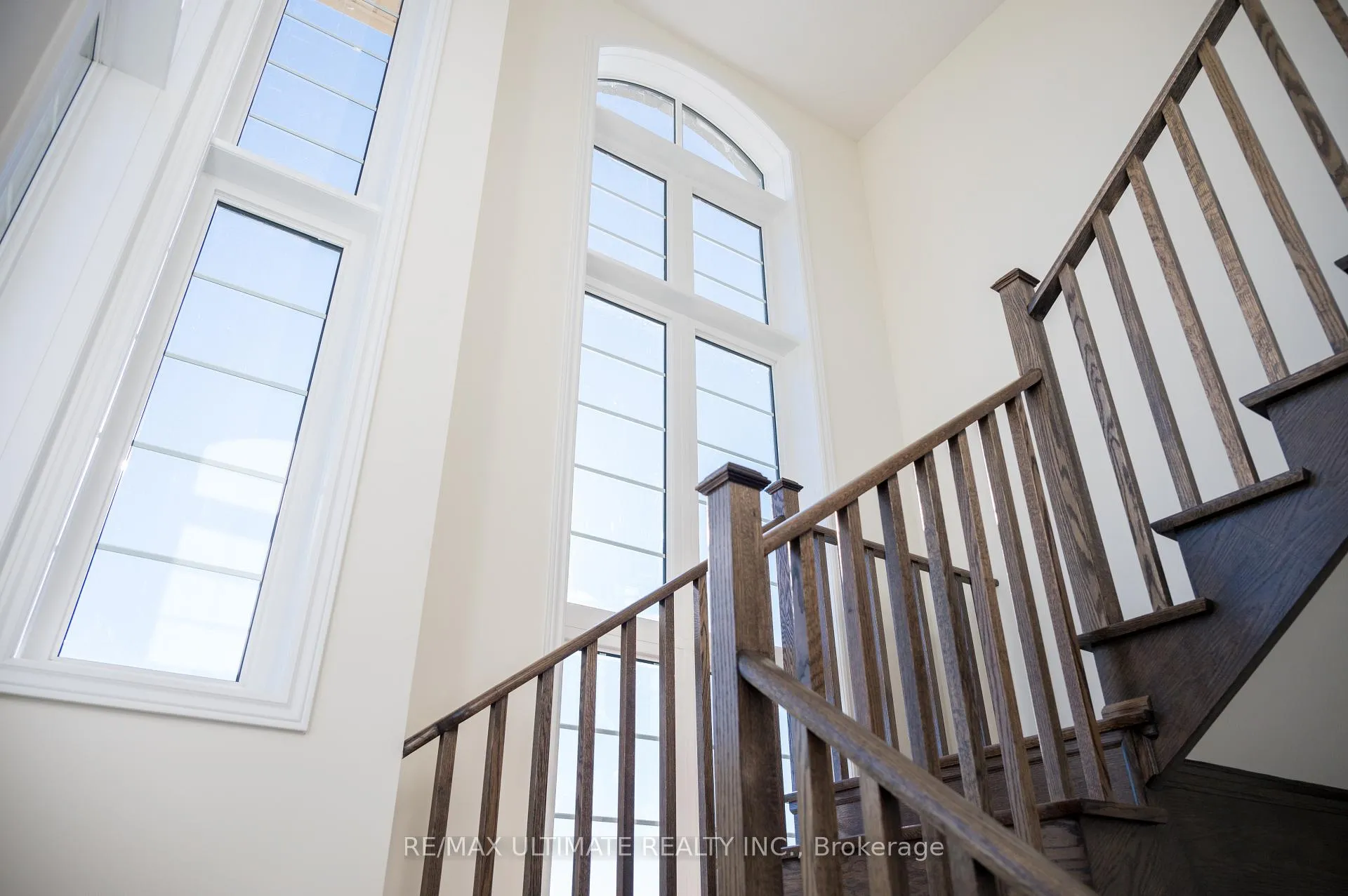 Photo 7 of 30 Sapwood Crescent, Brampton, Snelgrove — HOMEH