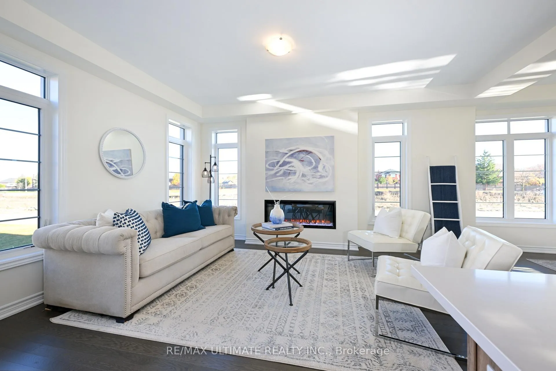 Photo 9 of 30 Sapwood Crescent, Brampton, Snelgrove — HOMEH