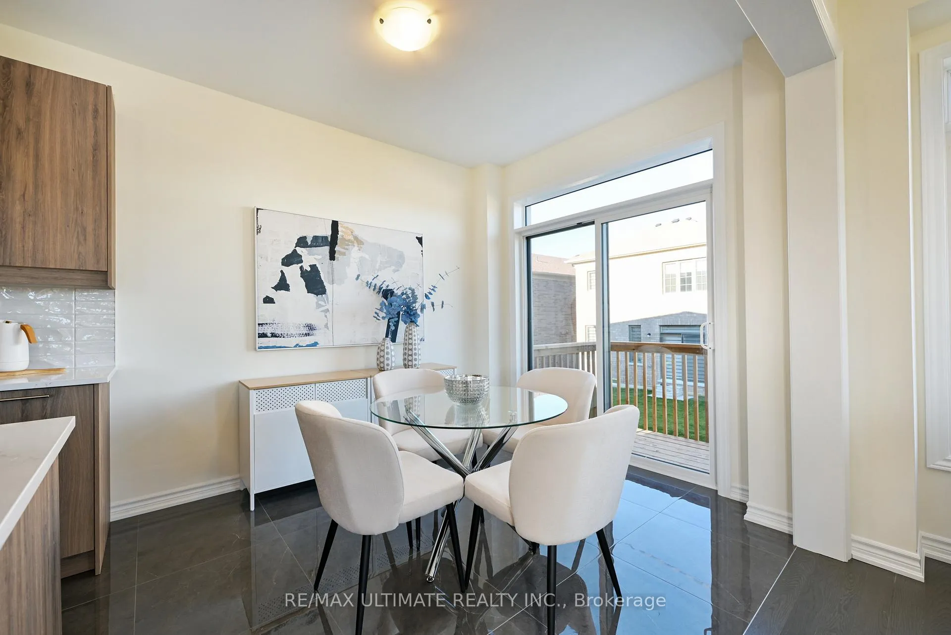 Photo 14 of 30 Sapwood Crescent, Brampton, Snelgrove — HOMEH