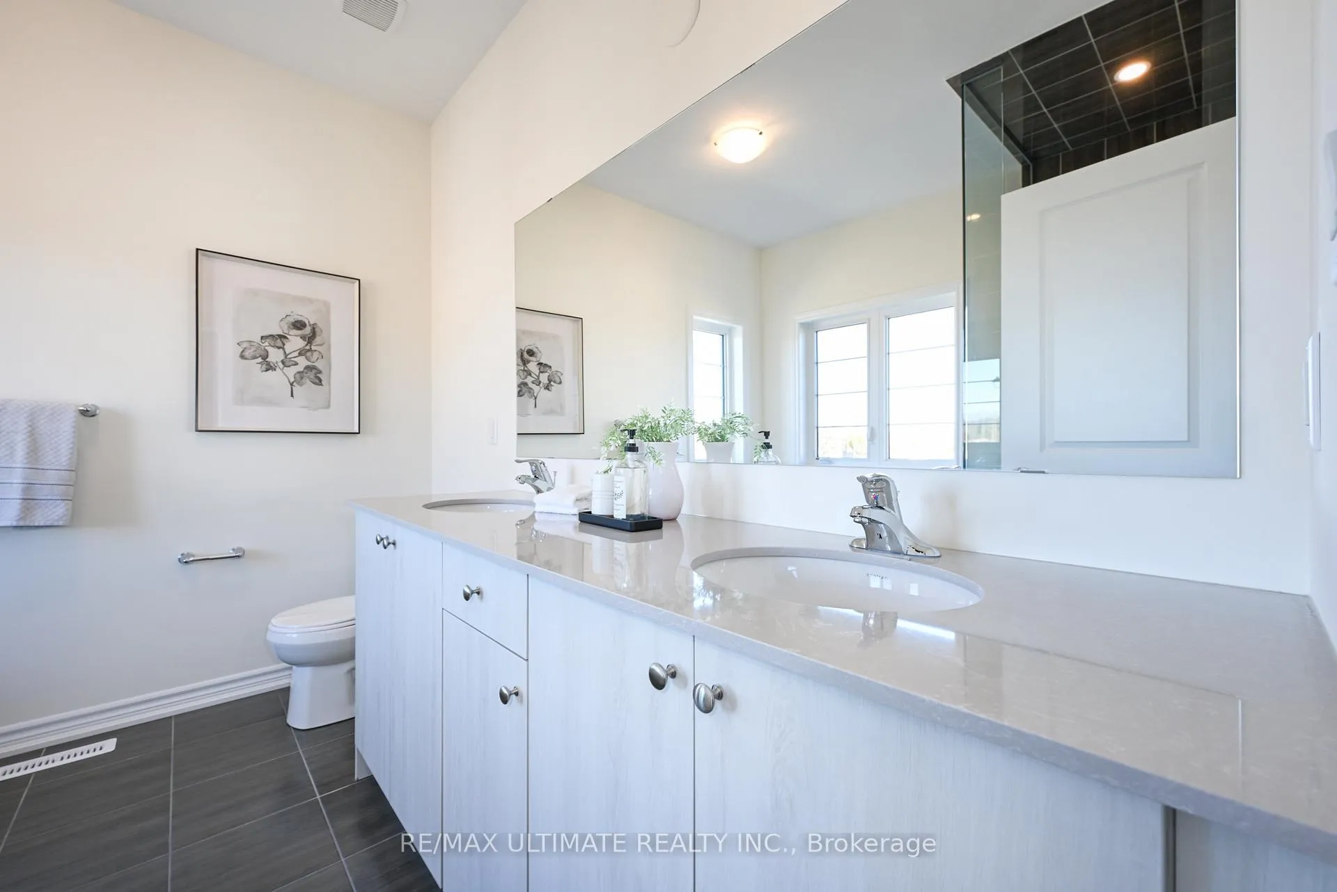 Photo 19 of 30 Sapwood Crescent, Brampton, Snelgrove — HOMEH